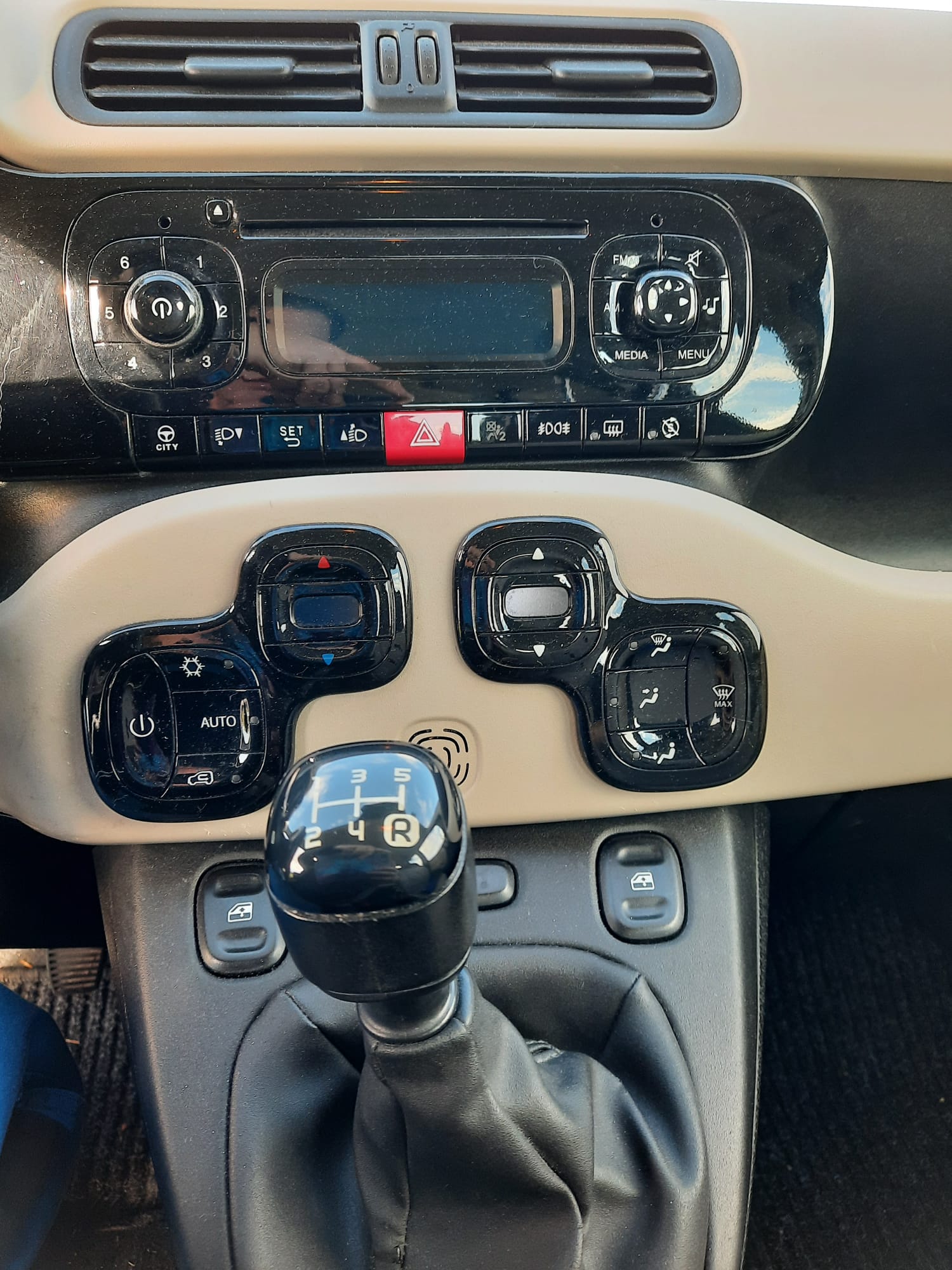 FIAT Panda 1.3 MJ Lounge-image-9