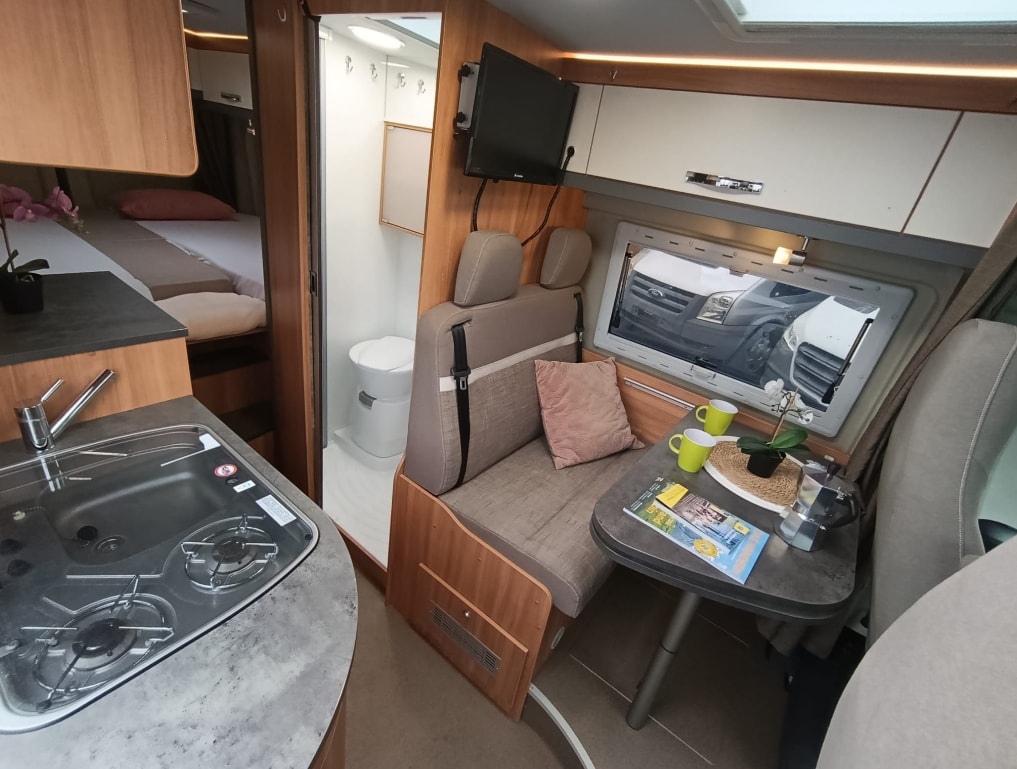 GLOBECAR Summit 640 wendig, mit Schlafkomfort, Raumgefühl eines teilintegrierten – voller Autarkie zu einem sehr guten Preis**-image-22
