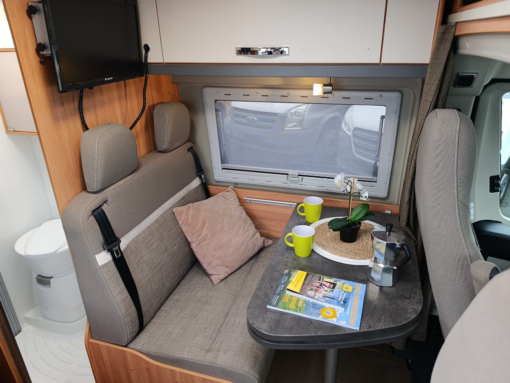 GLOBECAR Summit 640 wendig, mit Schlafkomfort, Raumgefühl eines teilintegrierten – voller Autarkie zu einem sehr guten Preis**-image-17