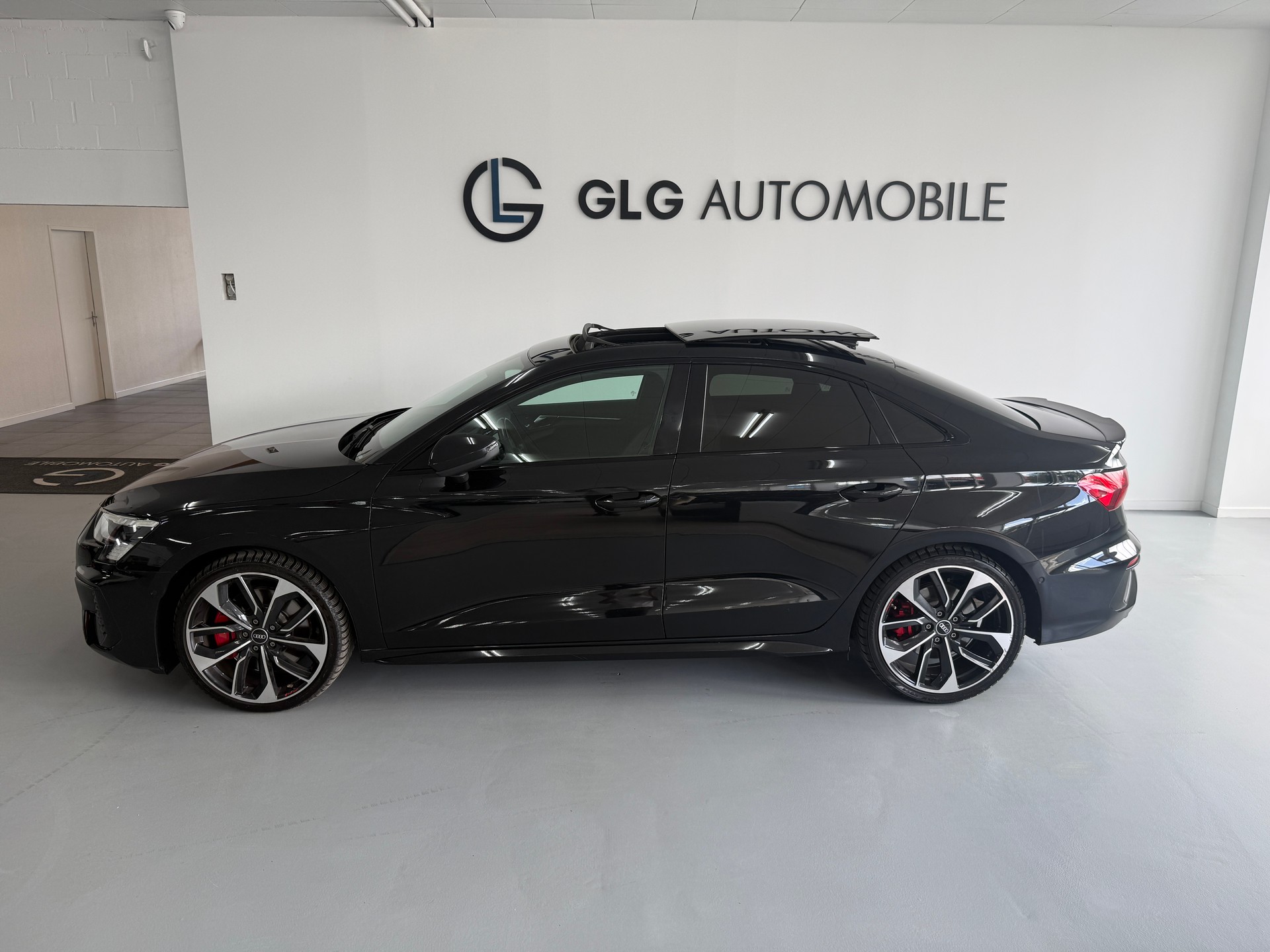AUDI S3 Limousine 2.0 TFSI quattro S-tronic-image-1