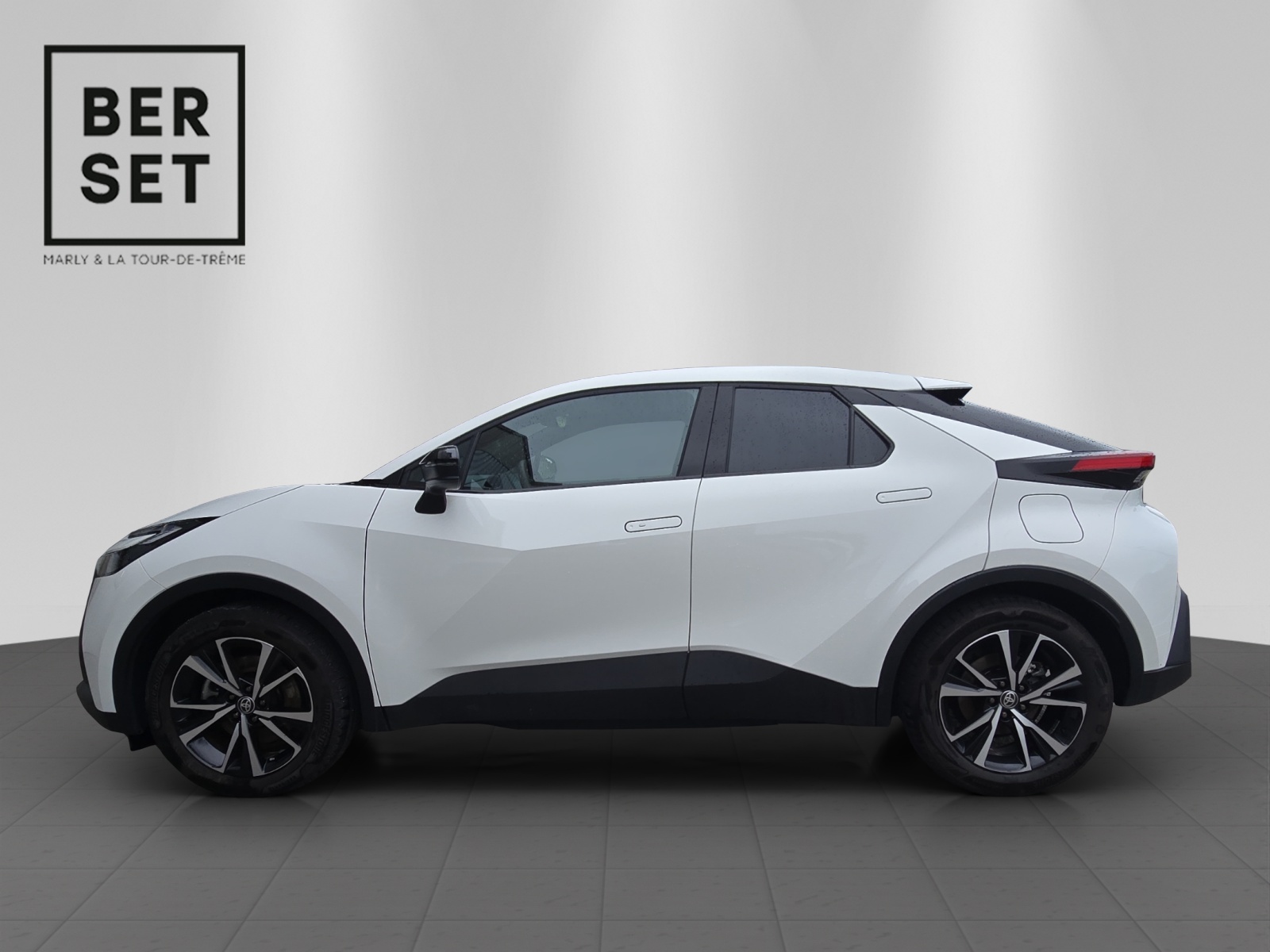 TOYOTA C-HR 2.0 PHEV Swiss Edition-image-1