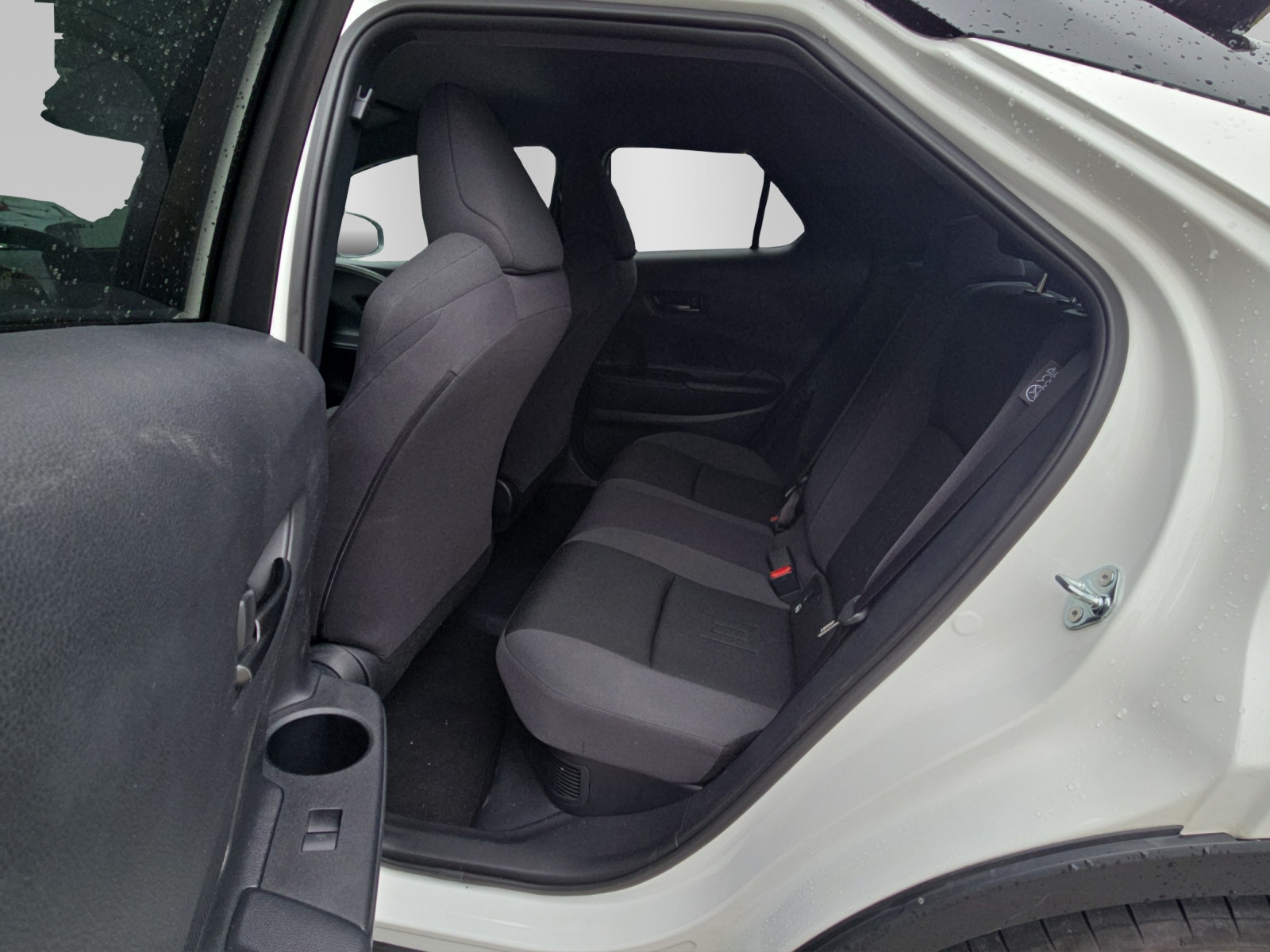 TOYOTA C-HR 2.0 PHEV Swiss Edition-image-9