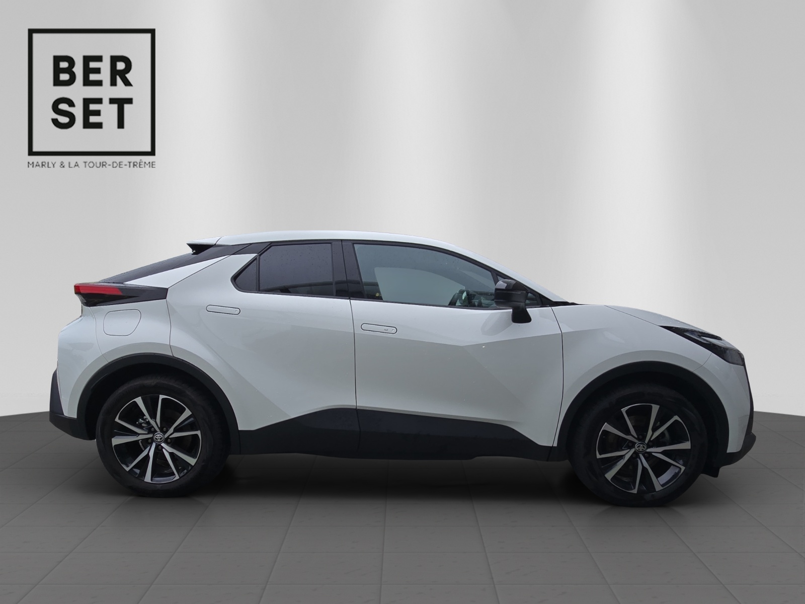 TOYOTA C-HR 2.0 PHEV Swiss Edition-image-5