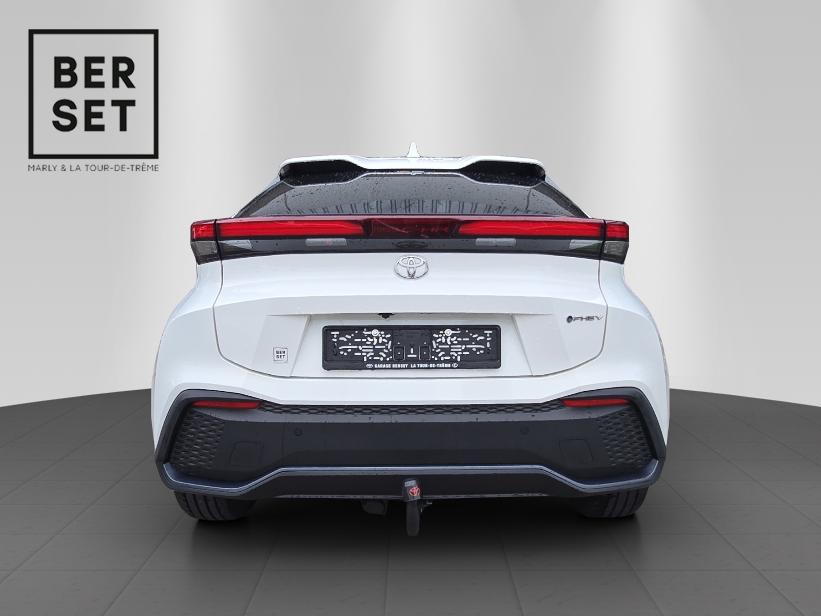 TOYOTA C-HR 2.0 PHEV Swiss Edition-image-3