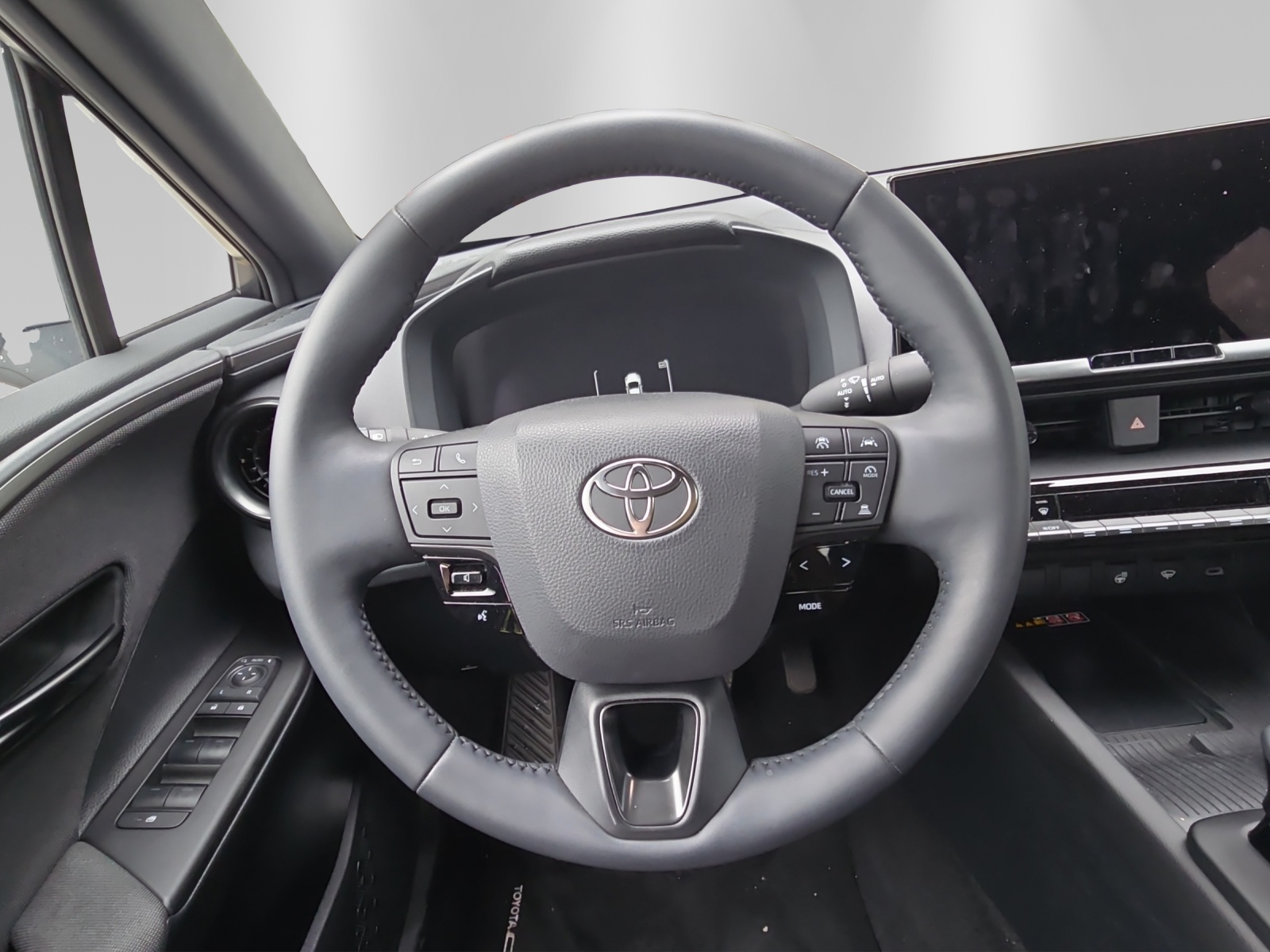 TOYOTA C-HR 2.0 PHEV Swiss Edition-image-11
