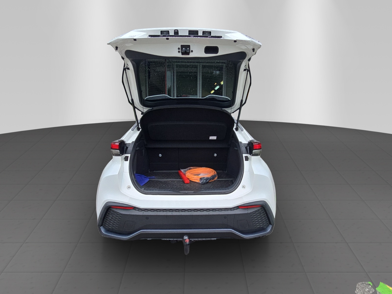 TOYOTA C-HR 2.0 PHEV Swiss Edition-image-12