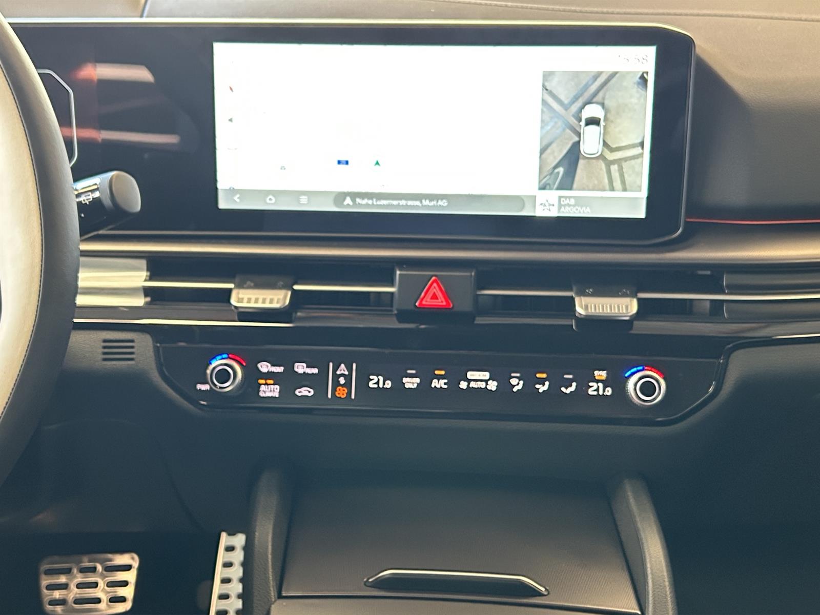 KIA Sportage 1.6 T-GDi Hybrid GT-Line-image-11