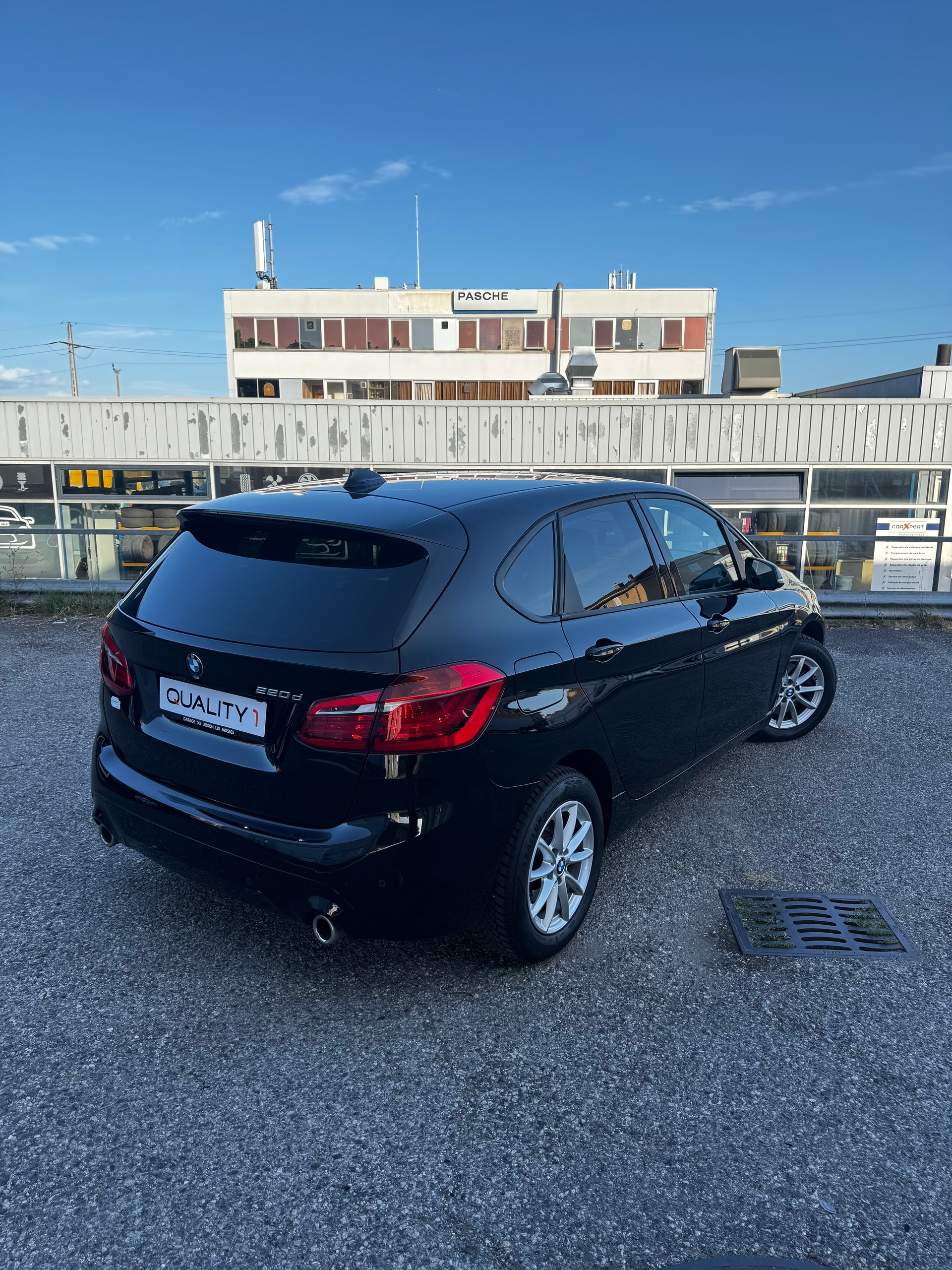BMW 220d Active Tourer Steptronic-image-0