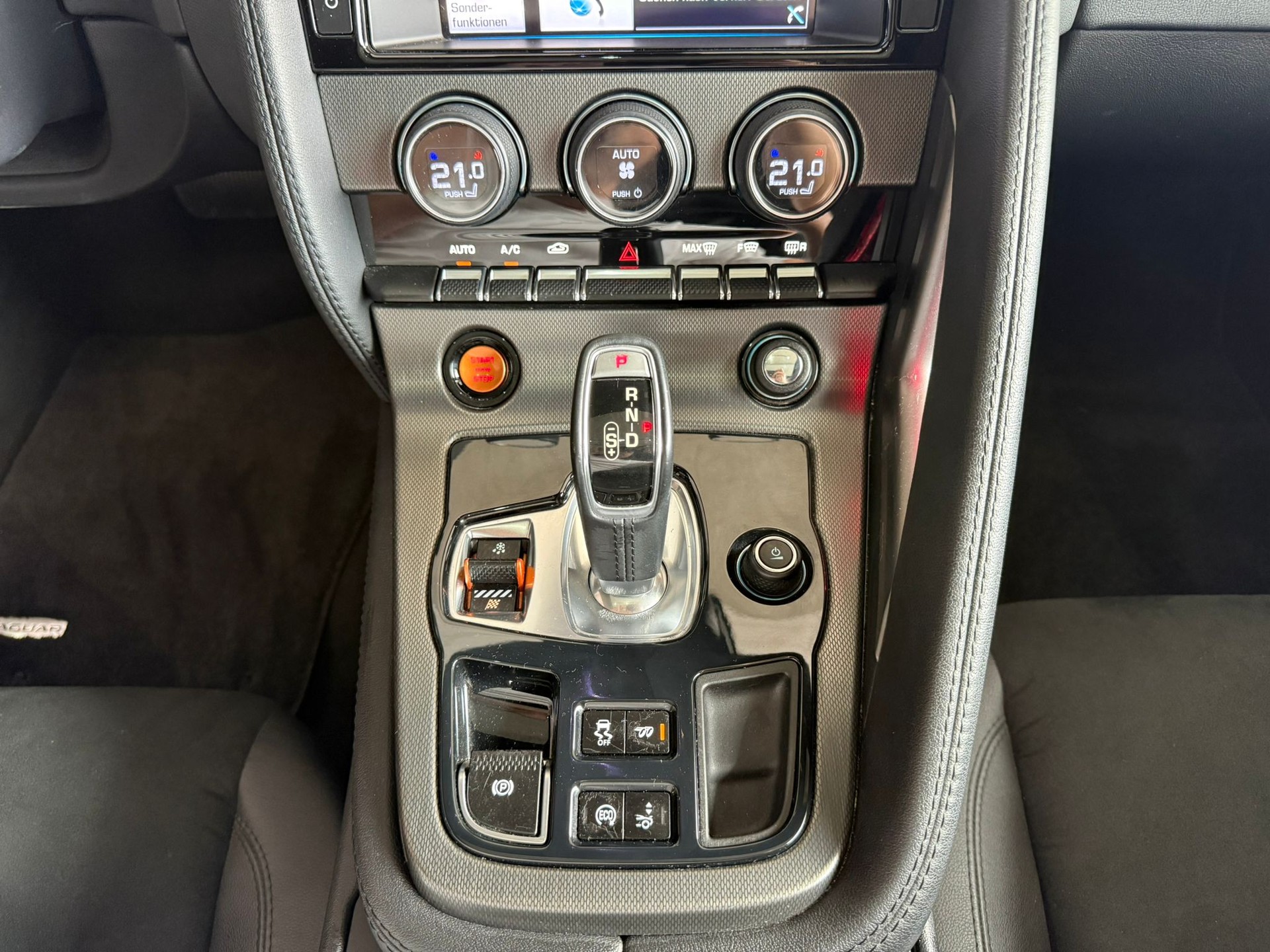 JAGUAR F-Type Coupé S 3.0 V6 S/C-image-9