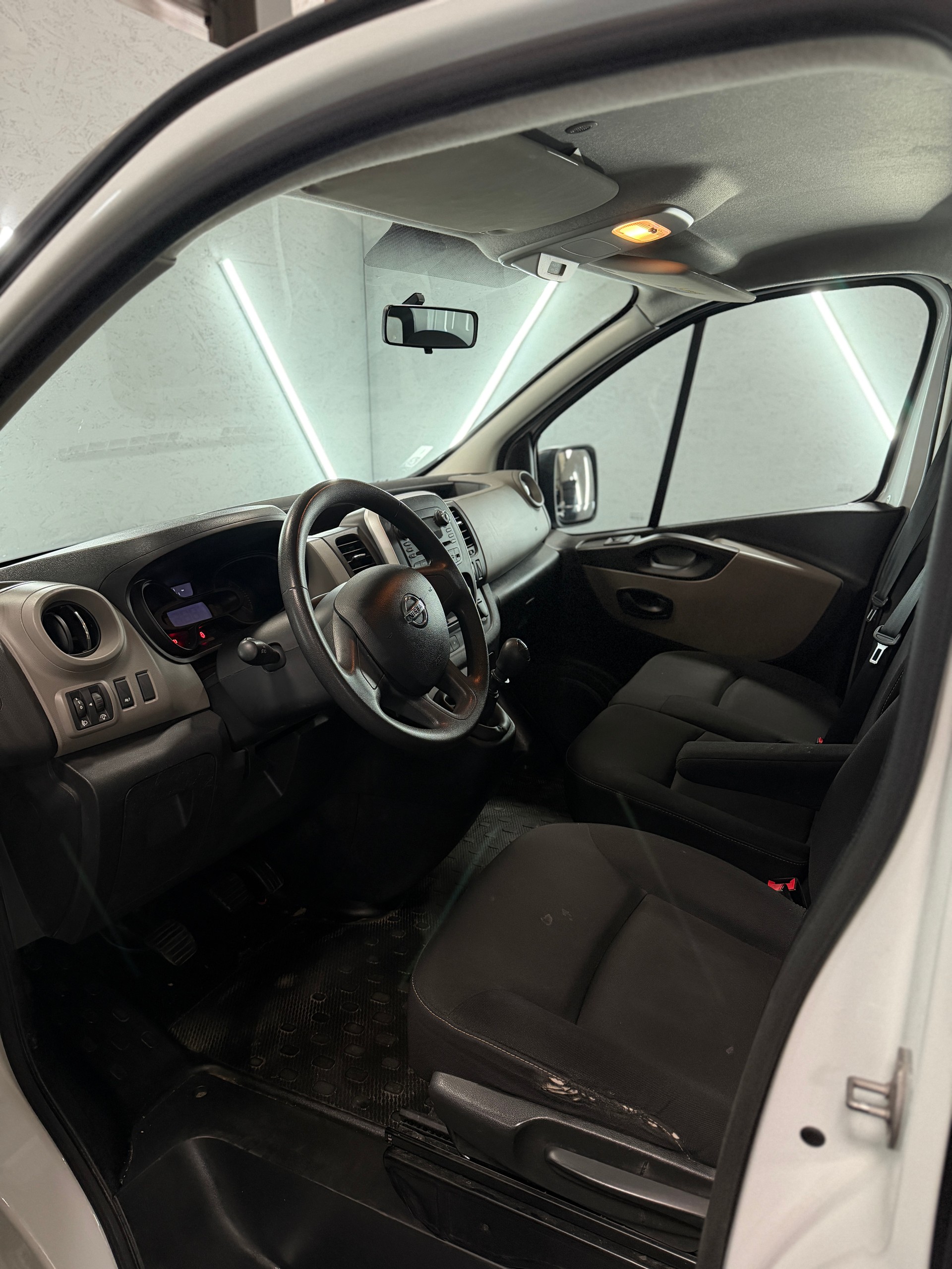 NISSAN NV300 dCi 125 2.9 L2H1 Comfort-image-14