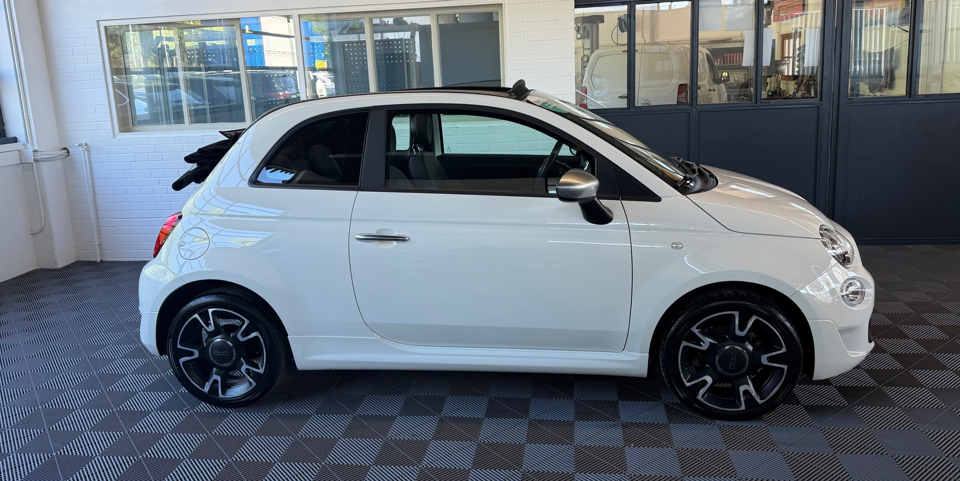 FIAT 500C 0.9 Twinair Rockstar-image-1