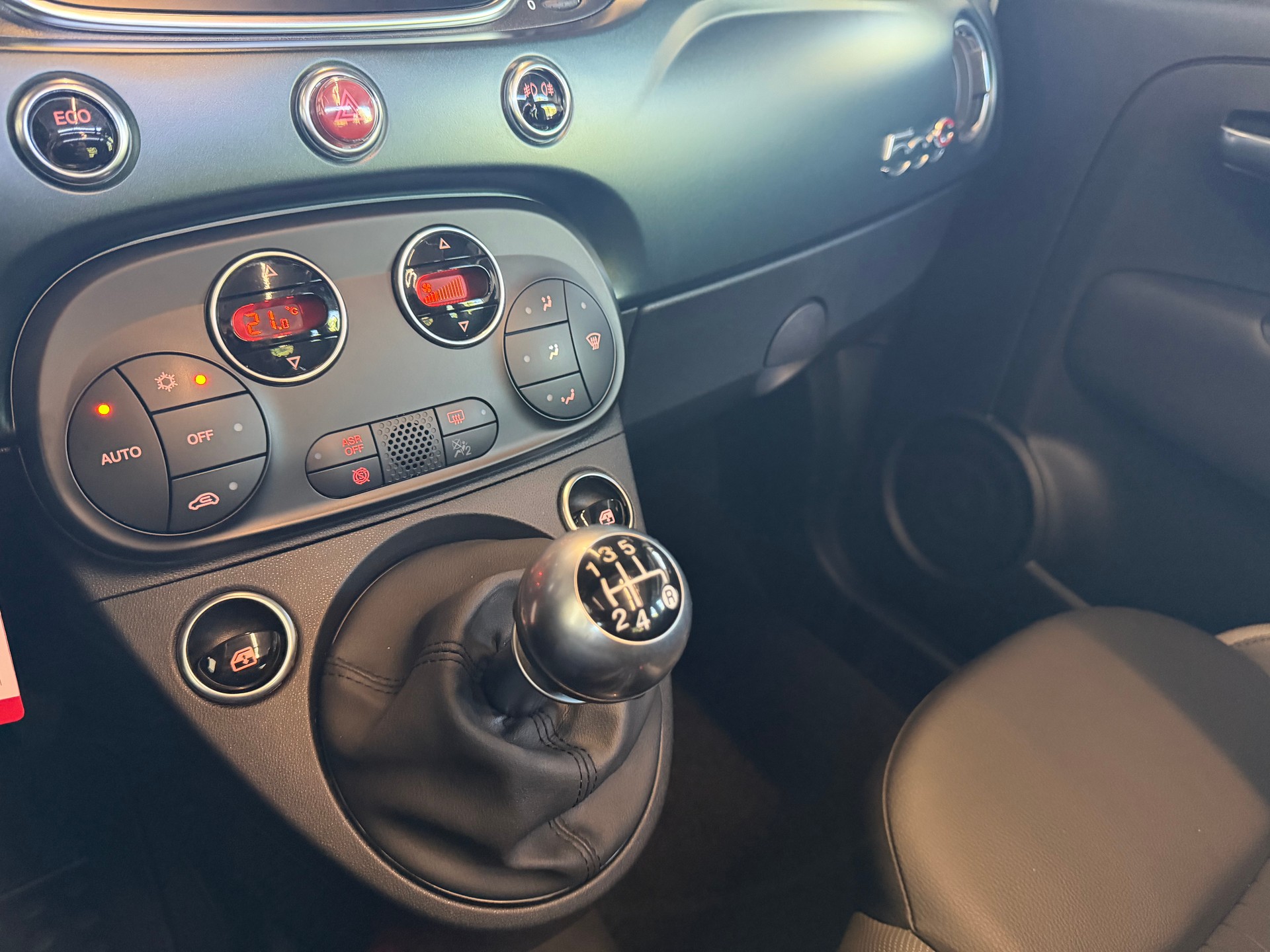FIAT 500C 0.9 Twinair Rockstar-image-16