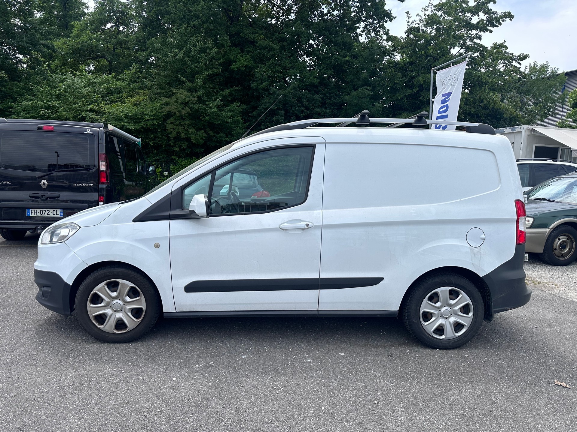 FORD Transit Connect Van T200 1.0 EcoBoost Ambiente-image-1