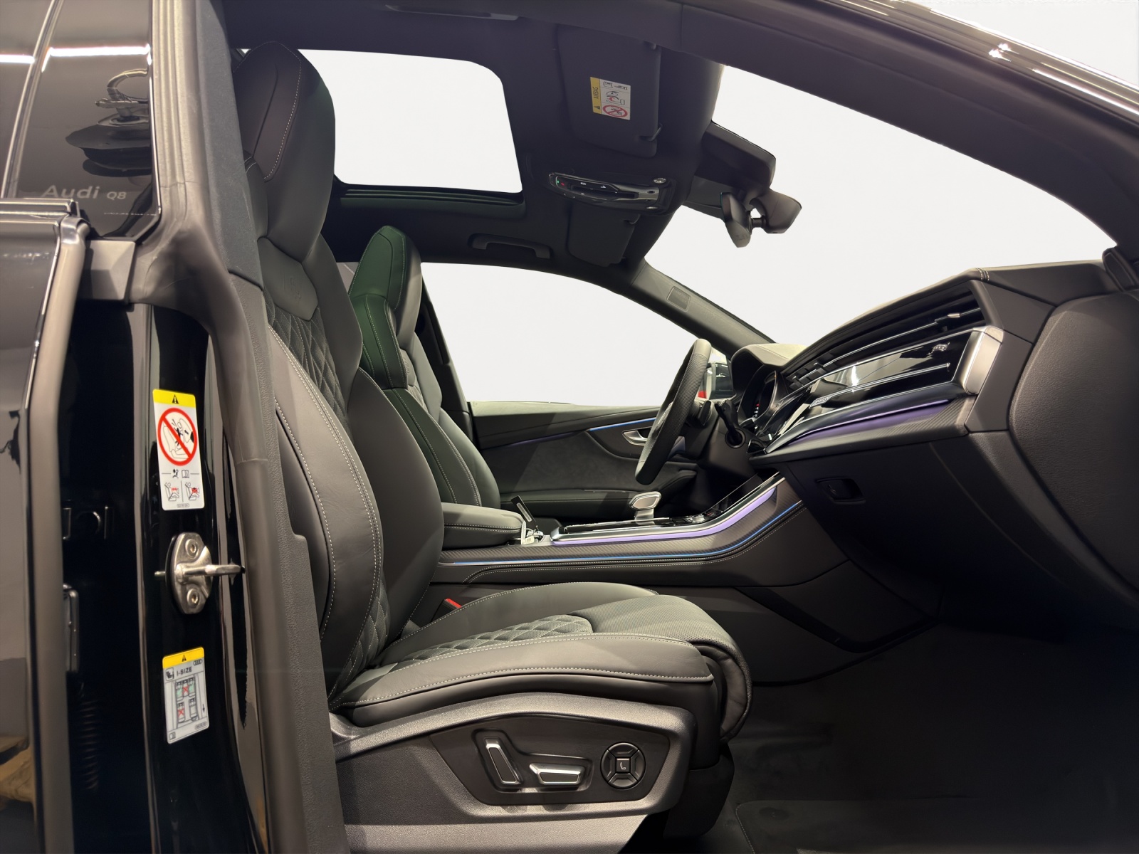 AUDI Q8 SUV TFSI quat. 250 kW tip. 340PS-image-6