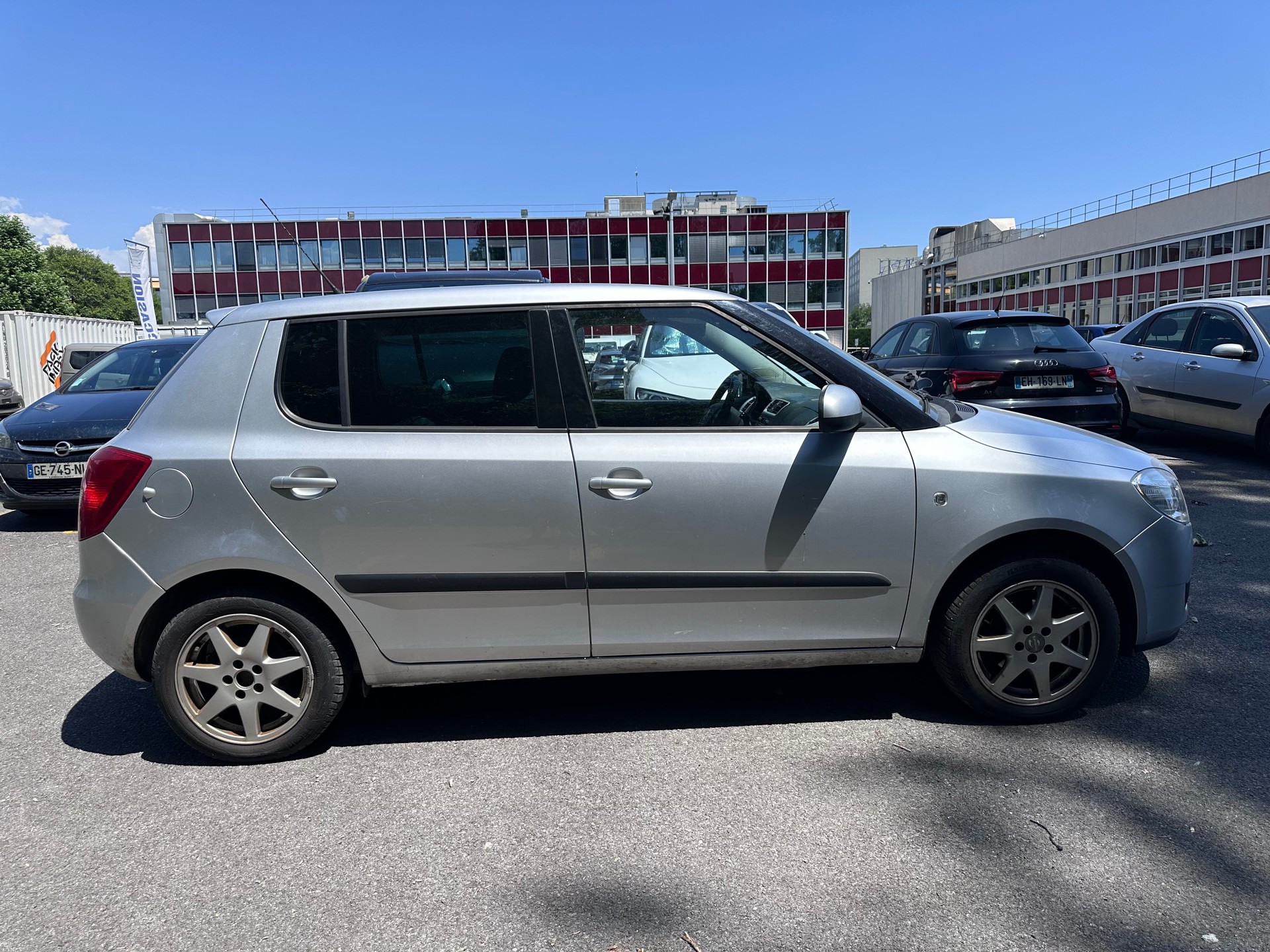 SKODA Fabia 1.4 Elegance-image-4