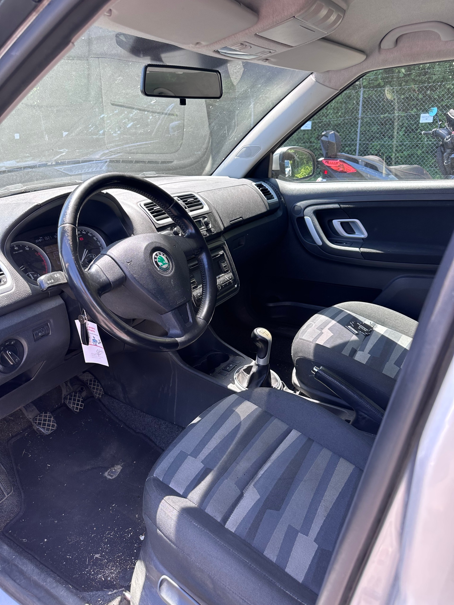 SKODA Fabia 1.4 Elegance-image-9