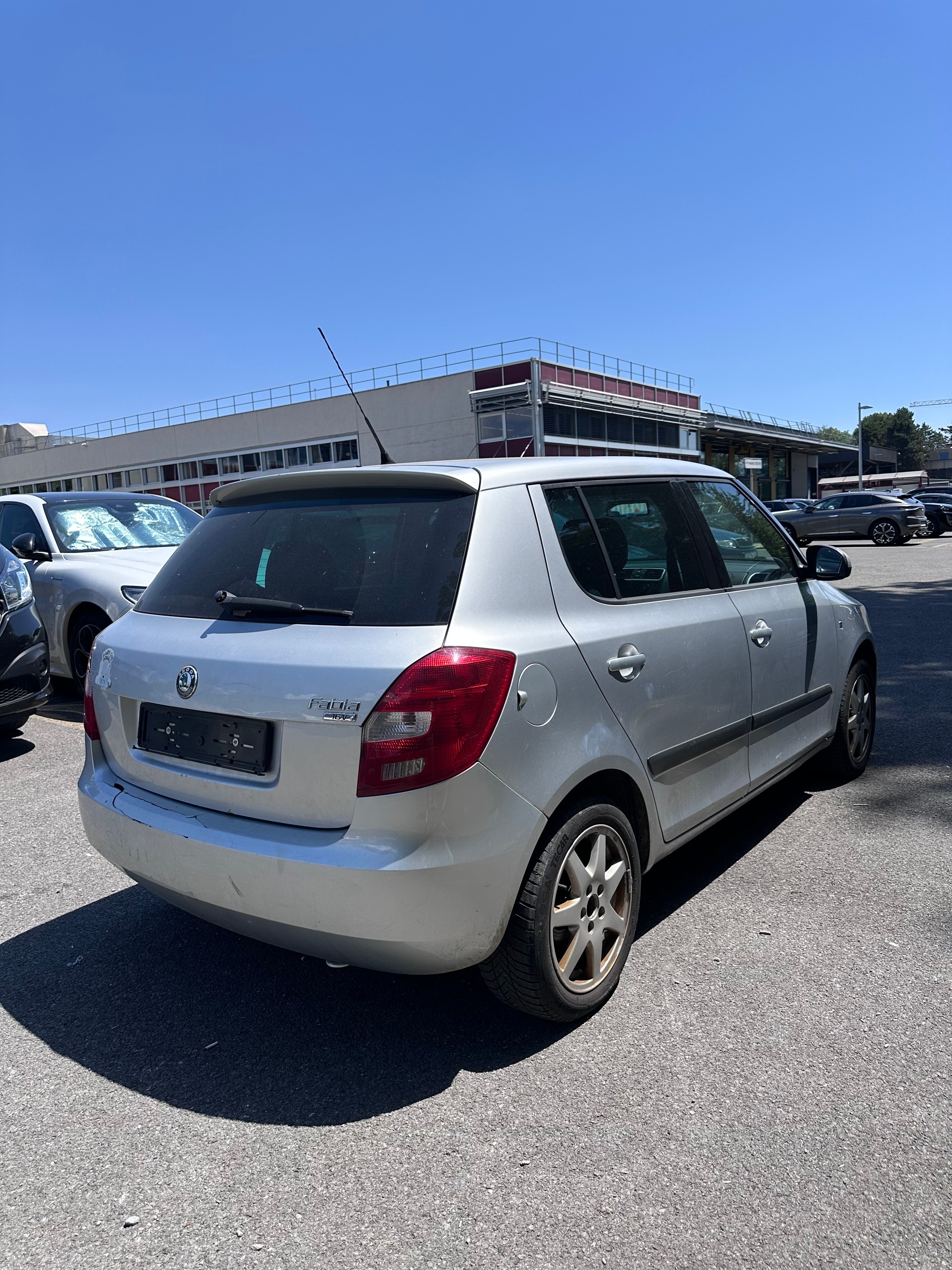 SKODA Fabia 1.4 Elegance-image-3