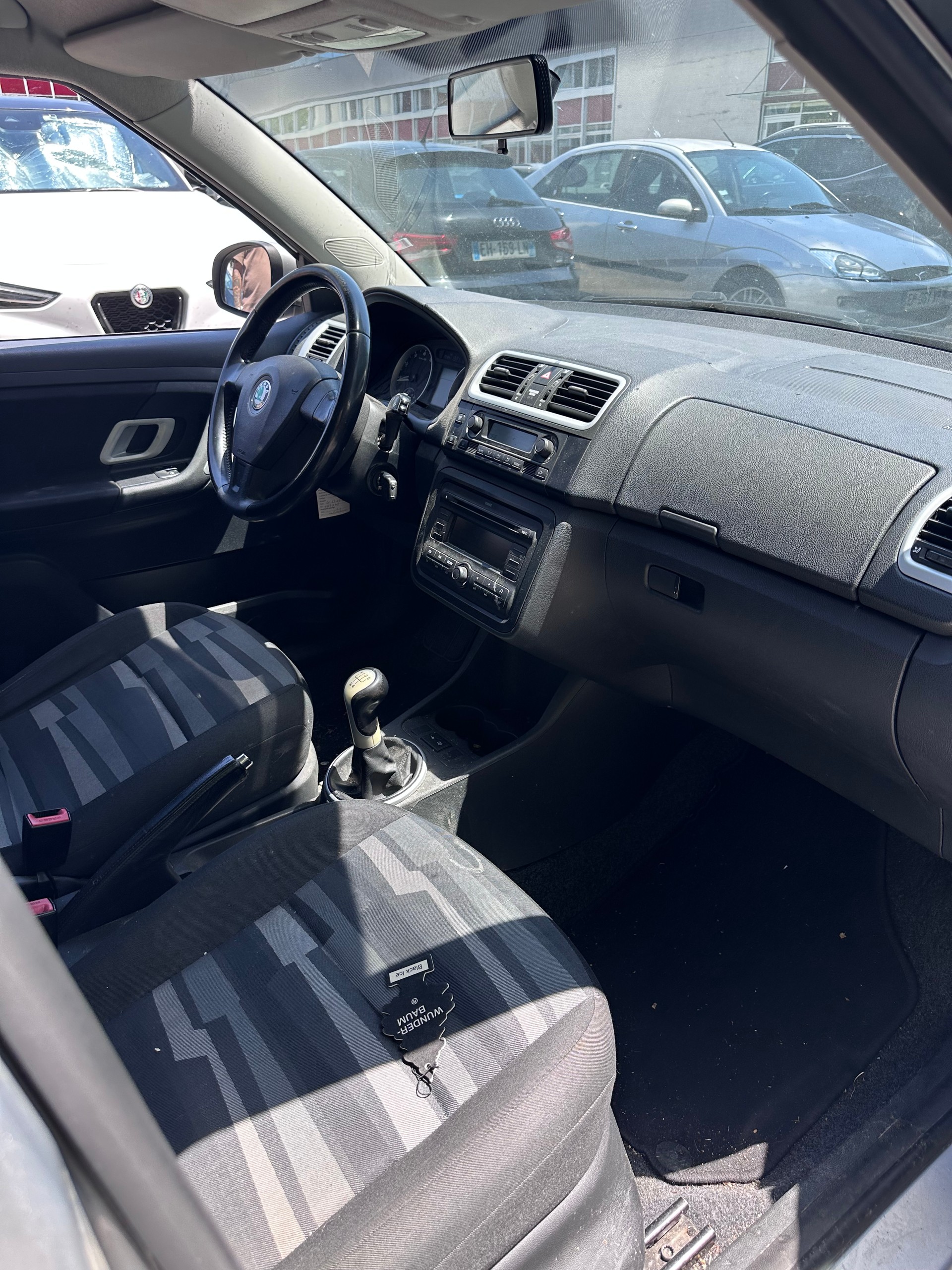 SKODA Fabia 1.4 Elegance-image-10