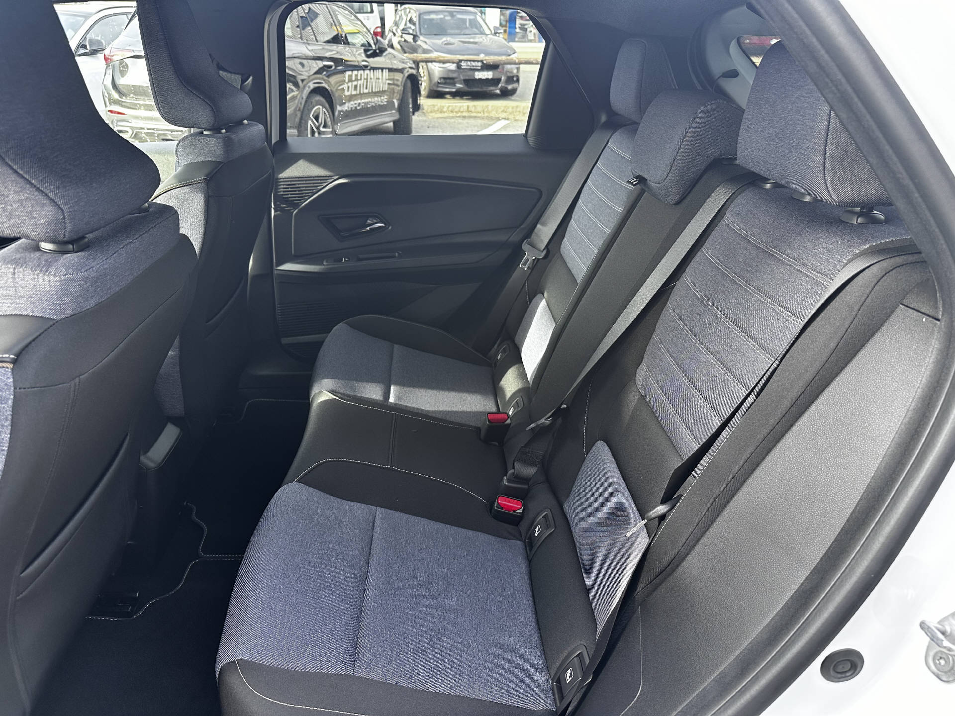 RENAULT R5 E-Tech Comfort Range techno-image-11