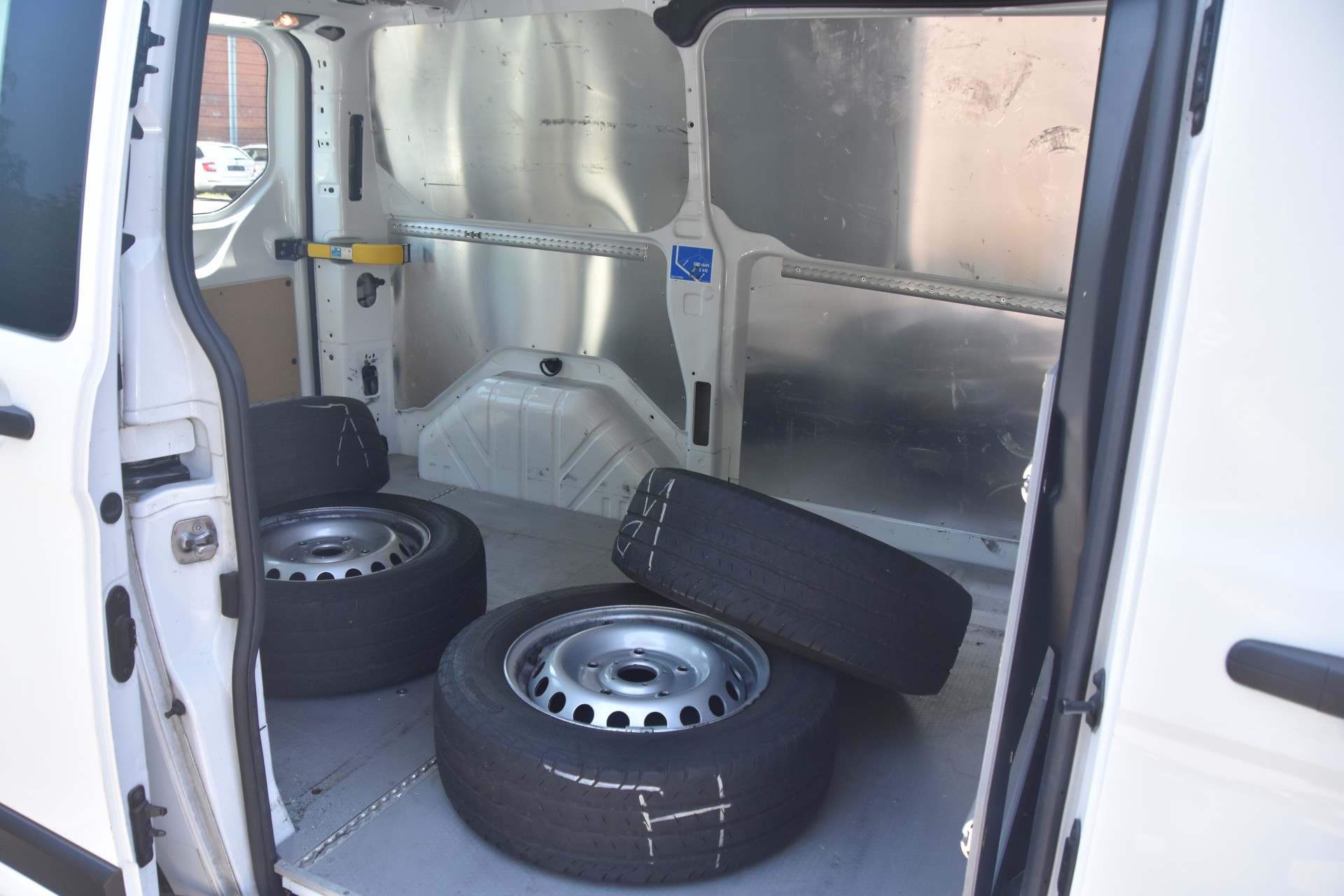 FORD Transit Custom Van 320 L1H1 Trend-image-11