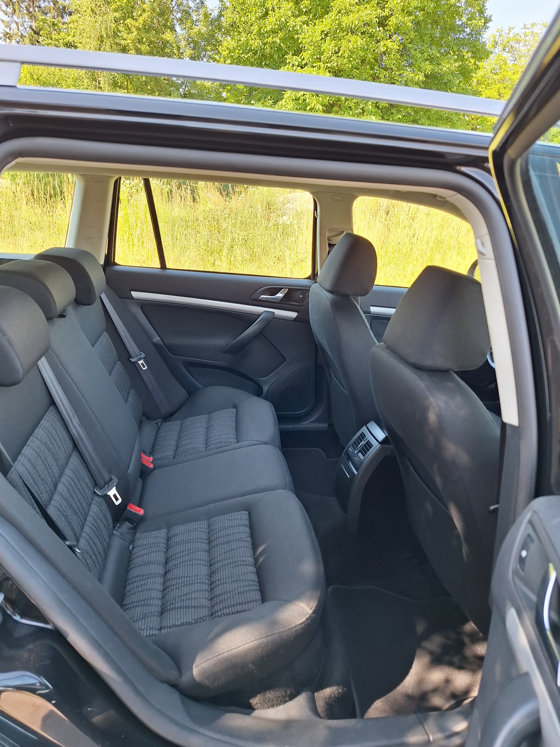 SKODA Octavia Combi 1.8 TSI Adventure 4x4-image-9