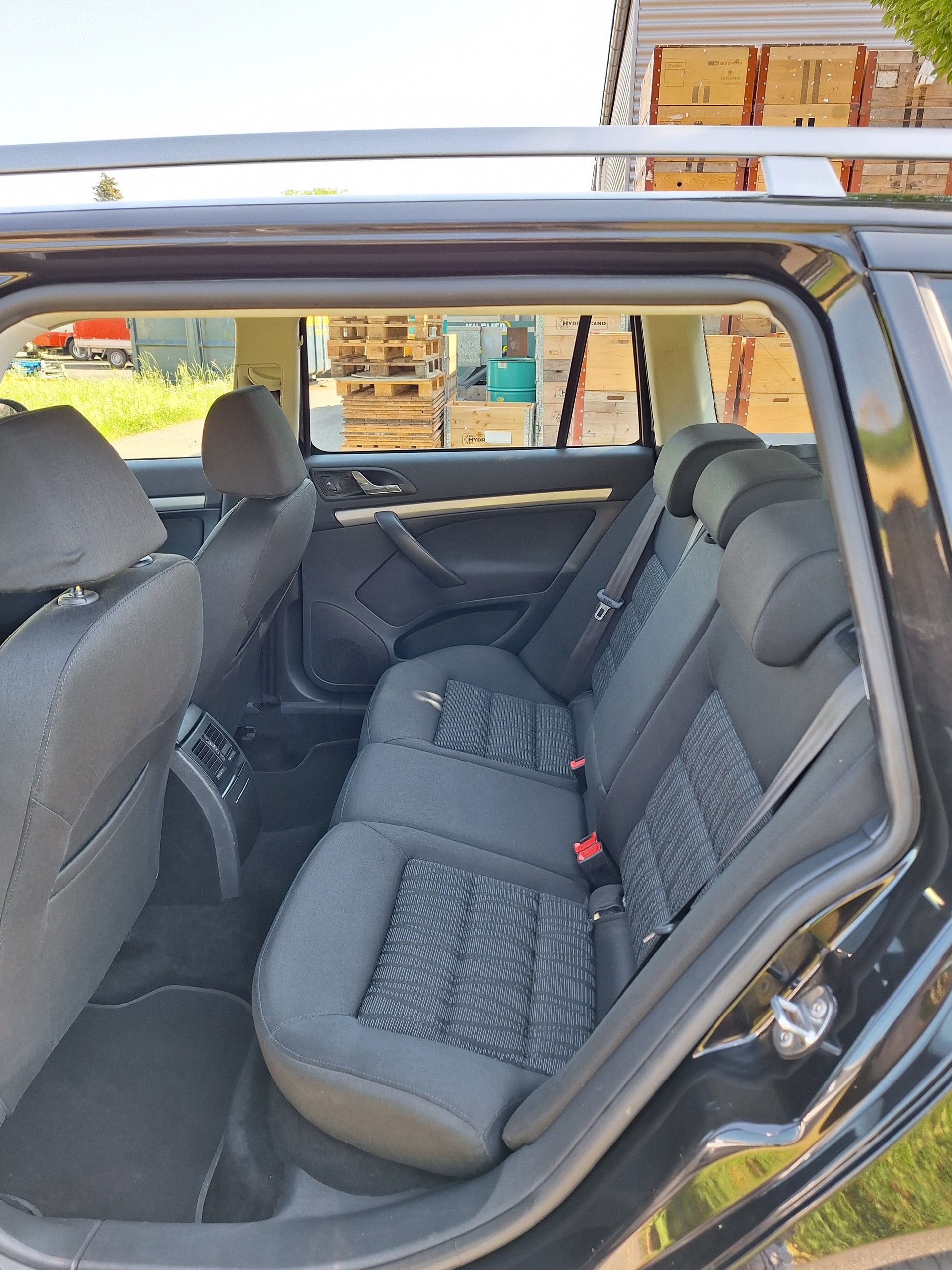 SKODA Octavia Combi 1.8 TSI Adventure 4x4-image-7