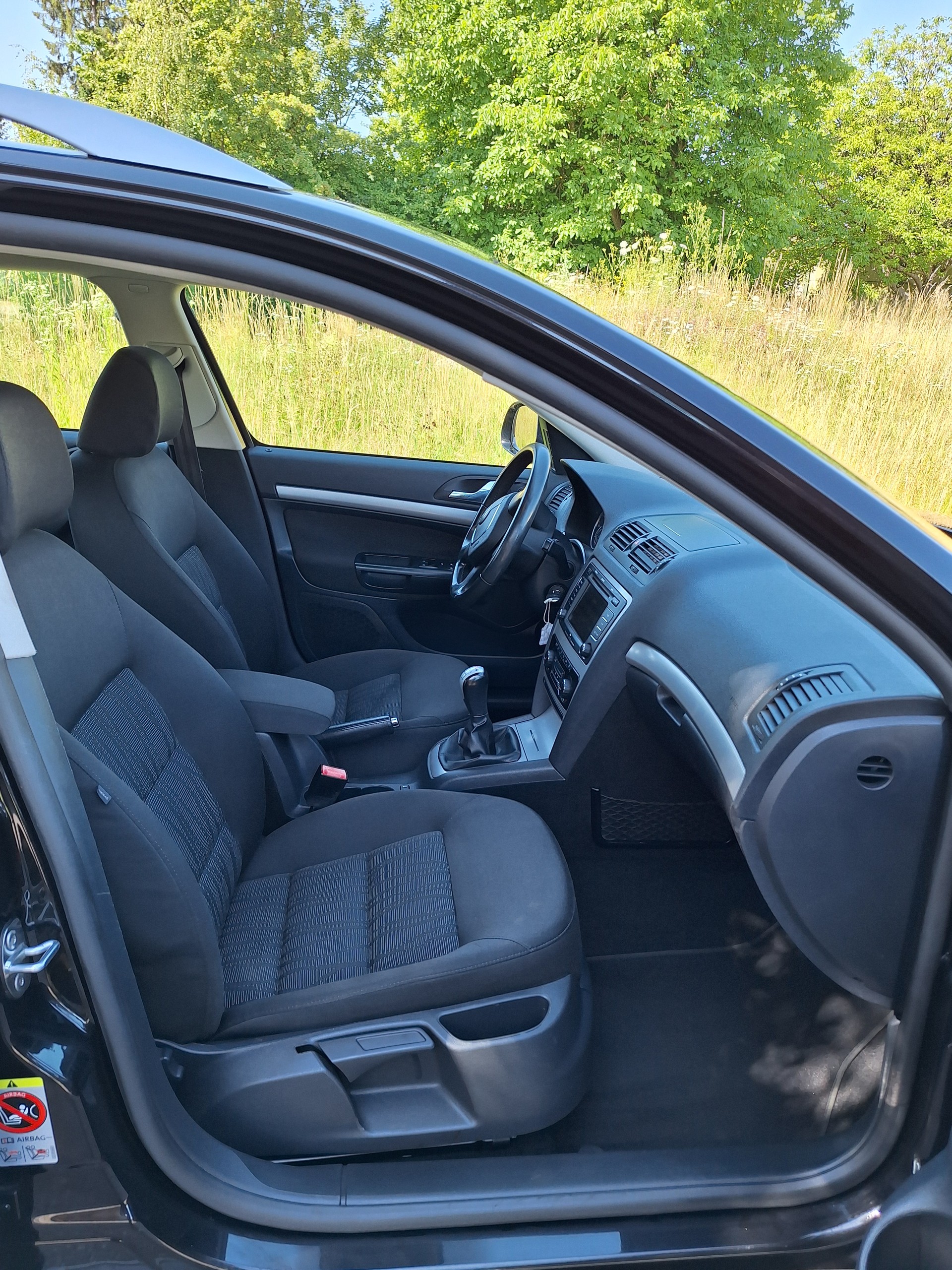SKODA Octavia Combi 1.8 TSI Adventure 4x4-image-8