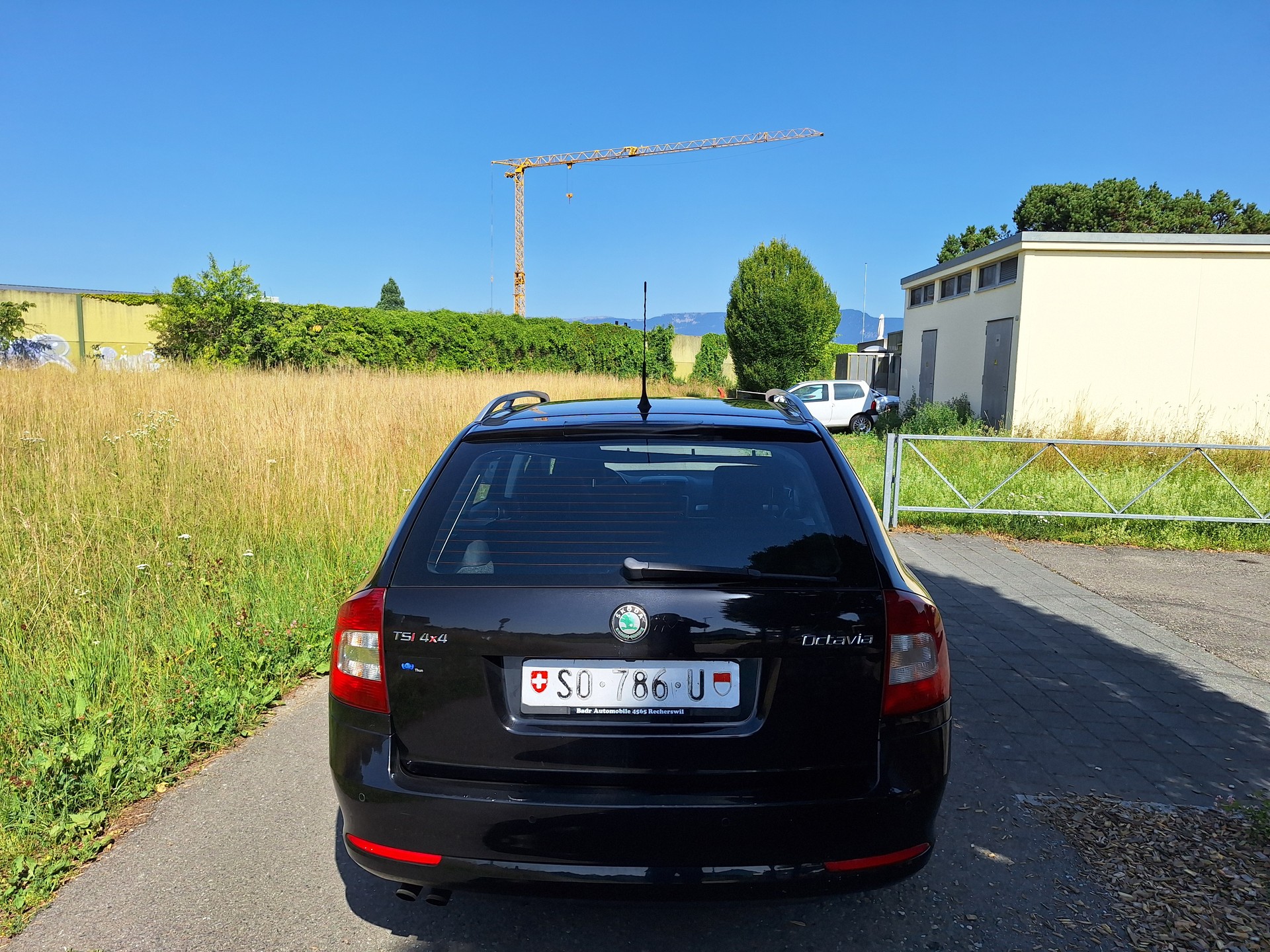 SKODA Octavia Combi 1.8 TSI Adventure 4x4-image-3