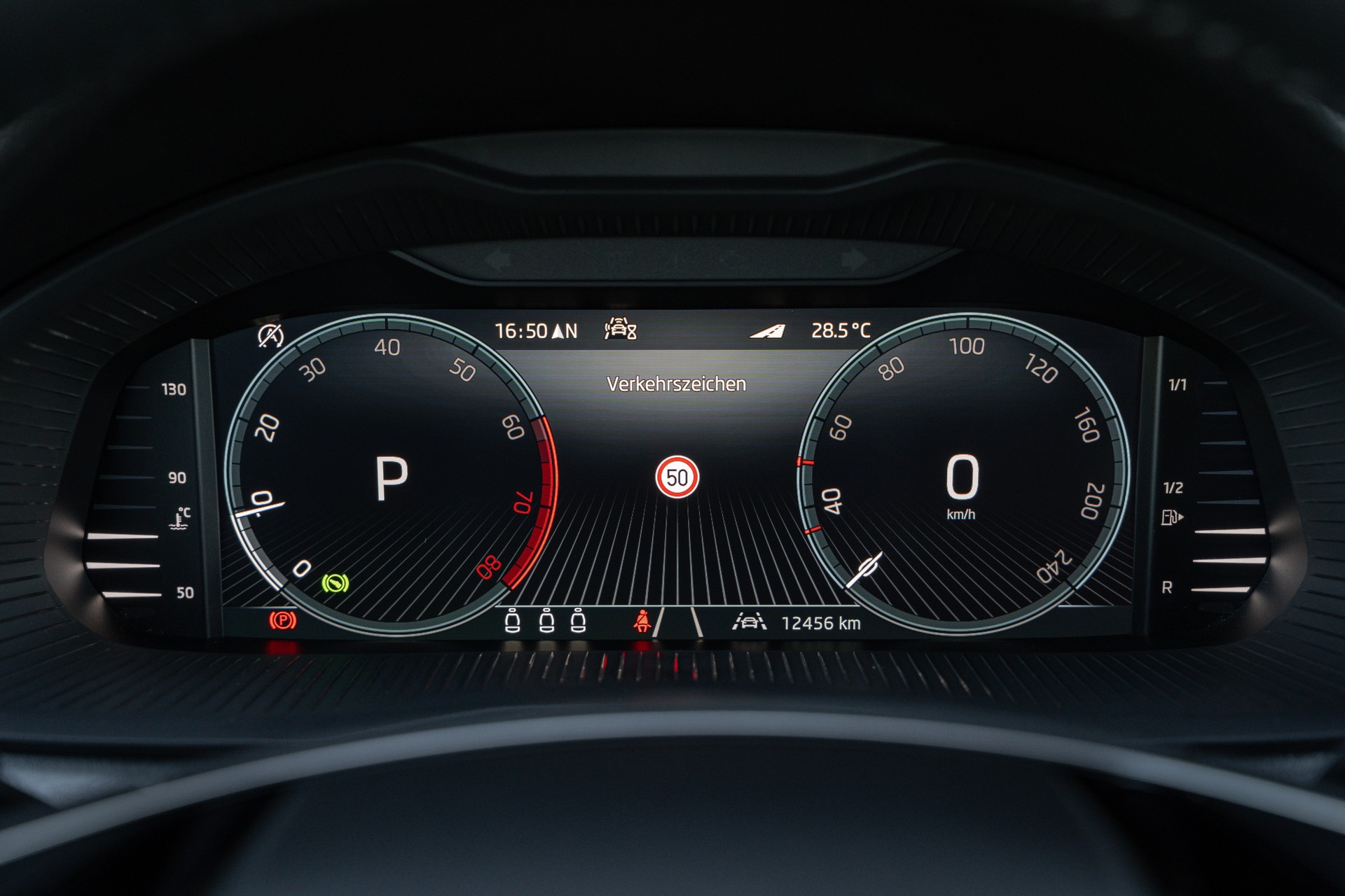 SKODA Scala 1.5 TSI Top Selection DSG-image-16
