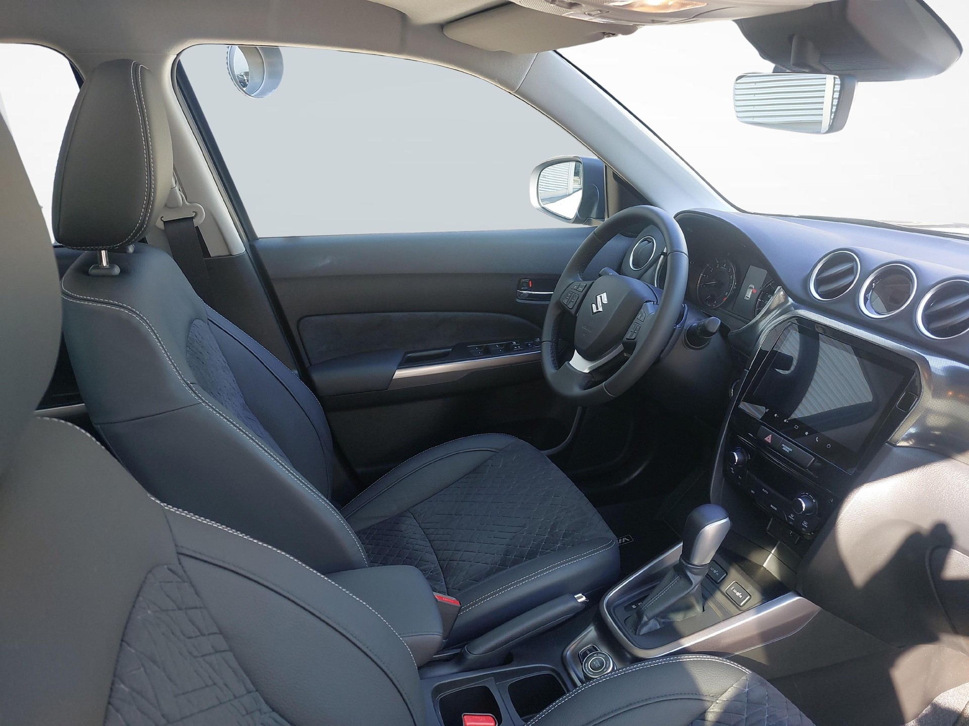 SUZUKI Vitara 1.4 T Compact Top Hybrid 4x4-image-9