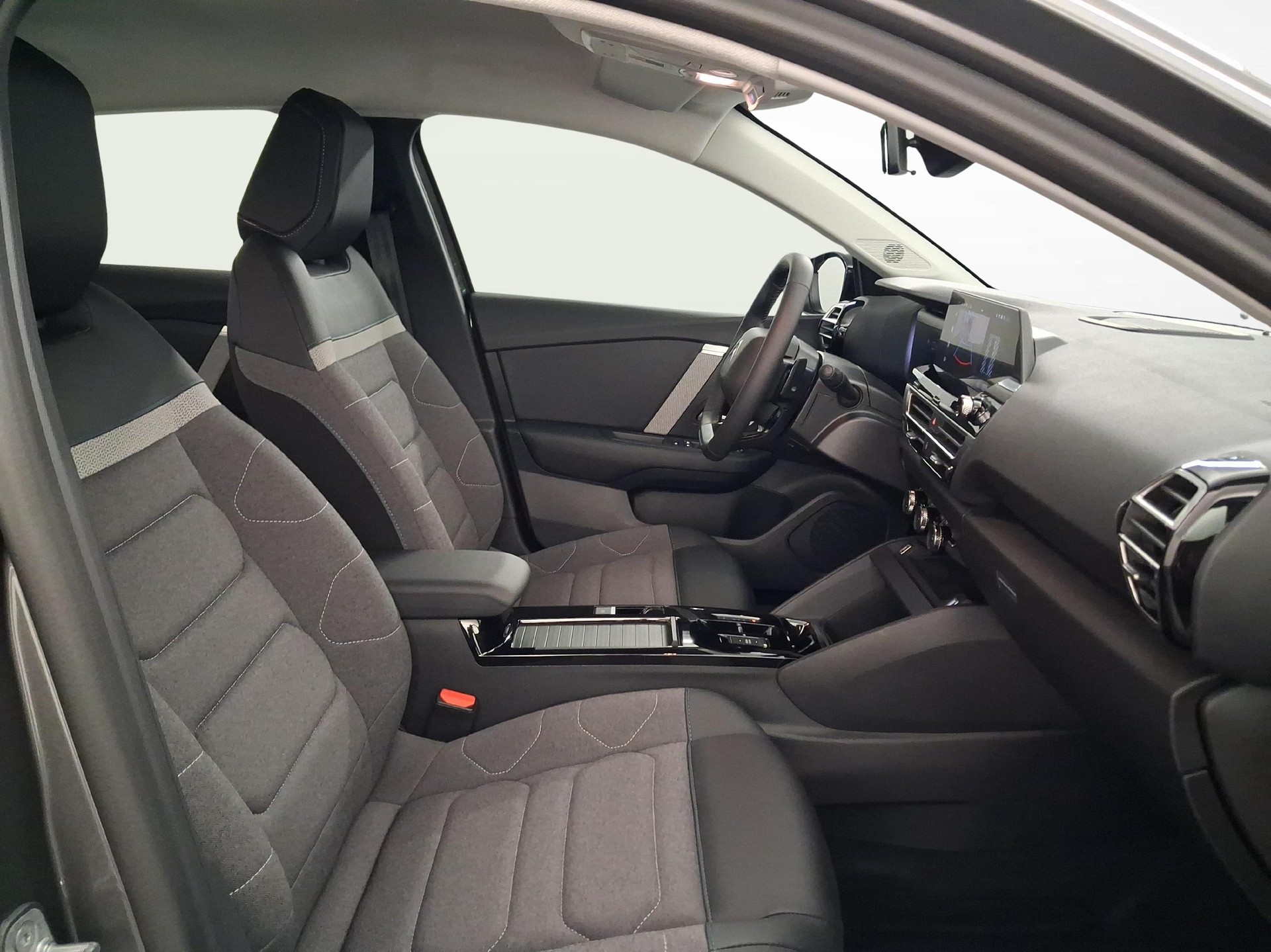CITROEN C4 1.2 PureTech Swiss Edition-image-9