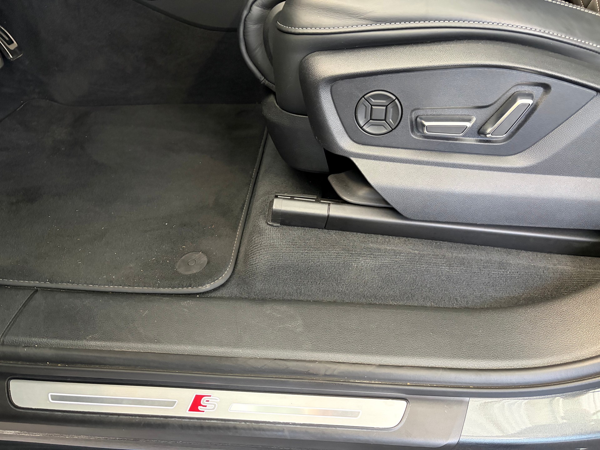 AUDI SQ7 4.0 TDI quattro | CH Fzg. | 7 Sitz | B&O | Assistenz | HD Matrix | HeadUp | Standheizung | -image-22