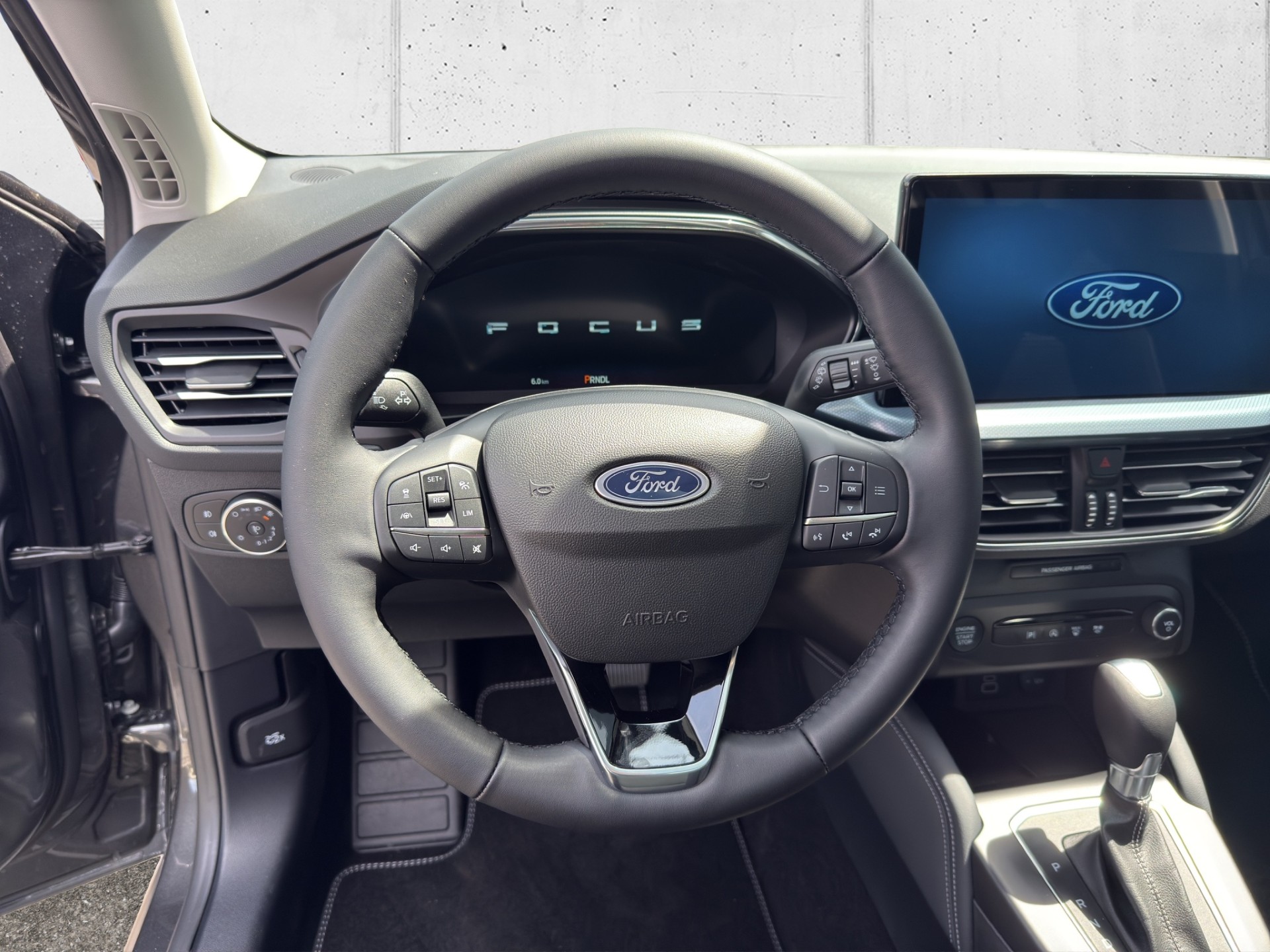 FORD Focus 1.0i EcoB Hybrid 155 Active X-image-9