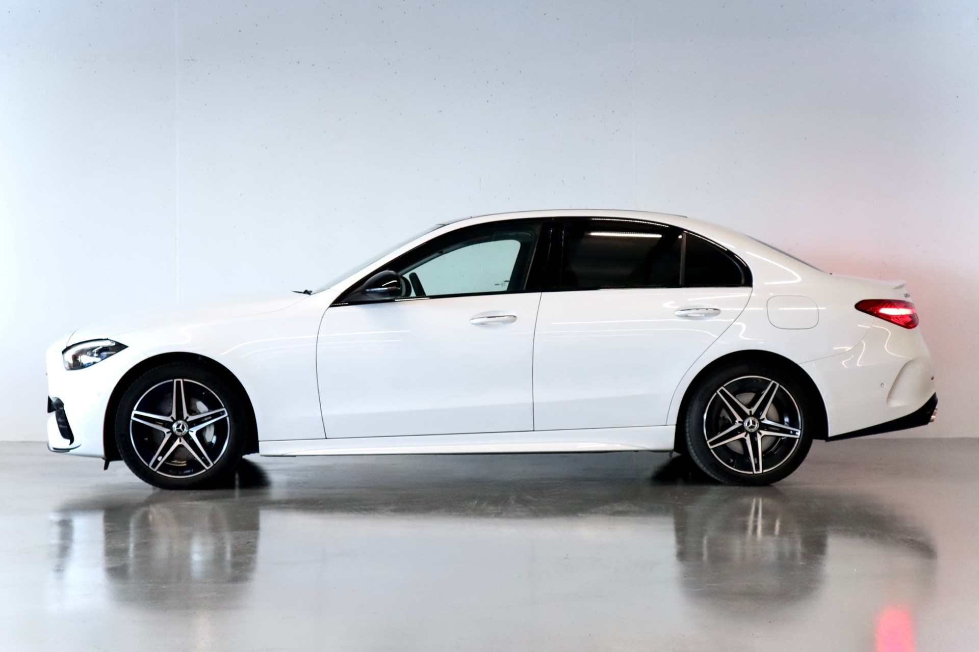 MERCEDES-BENZ C 400E 4MATIC AMG LINE | ALLRAD | PLUGIN-HYBRID | CH-FZG-image-1