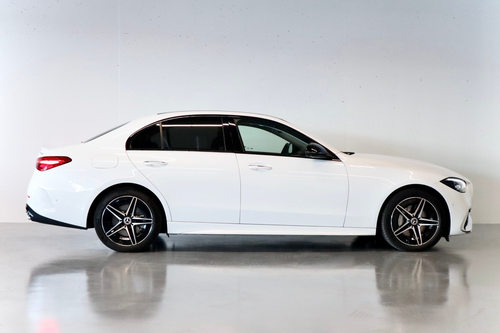 MERCEDES-BENZ C 400E 4MATIC AMG LINE | ALLRAD | PLUGIN-HYBRID | CH-FZG-image-4