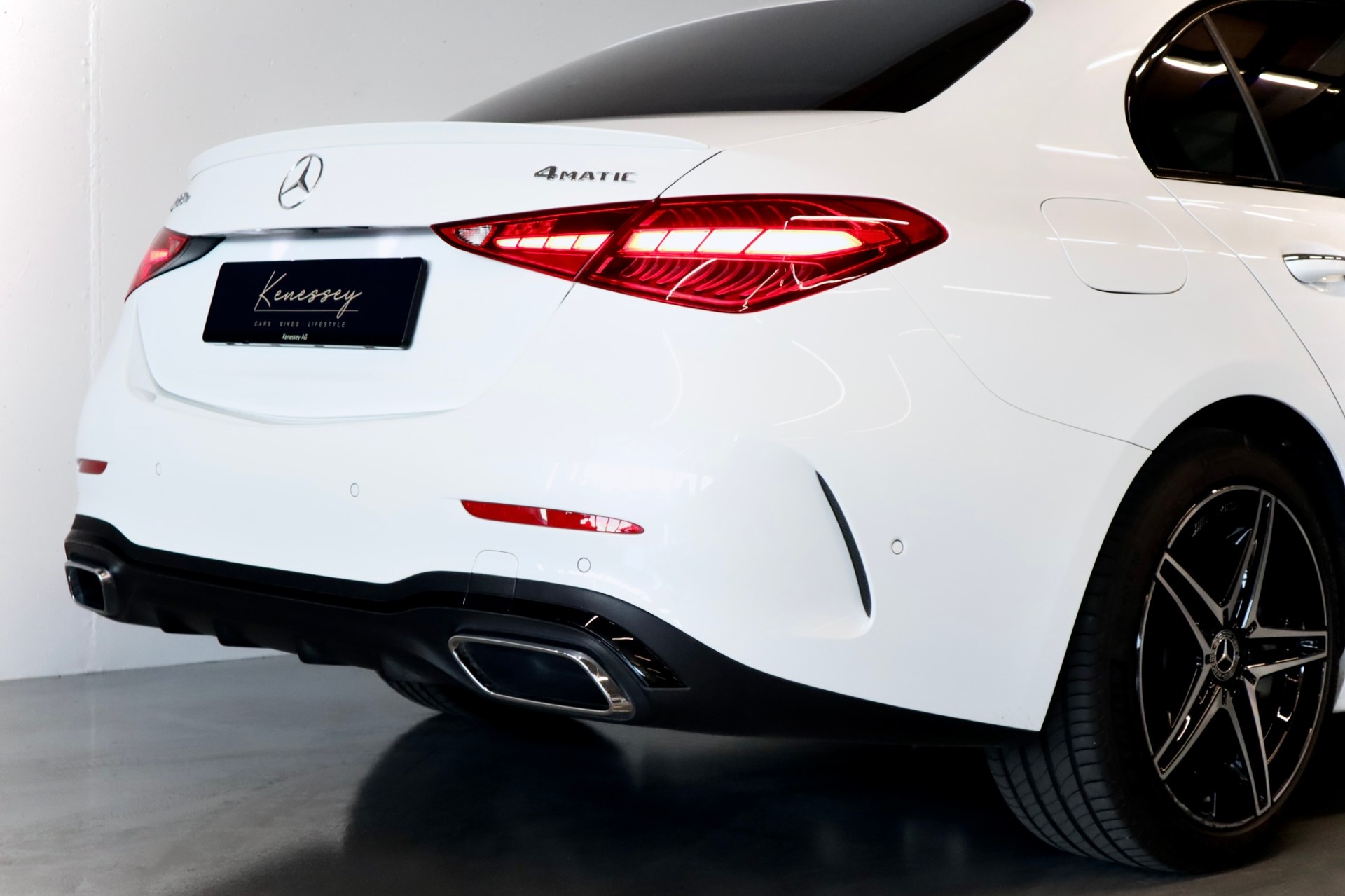 MERCEDES-BENZ C 400E 4MATIC AMG LINE | ALLRAD | PLUGIN-HYBRID | CH-FZG-image-3