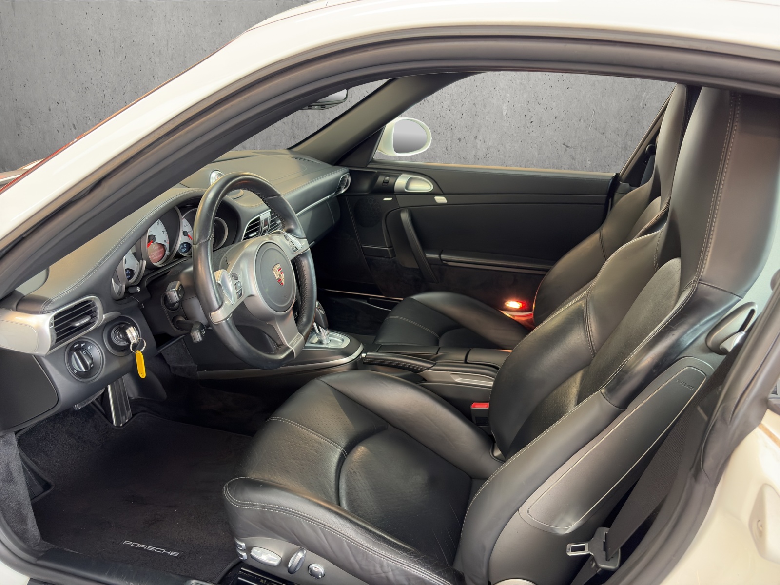 PORSCHE 911 Coupé 3.8 Carrera S PDK-image-8
