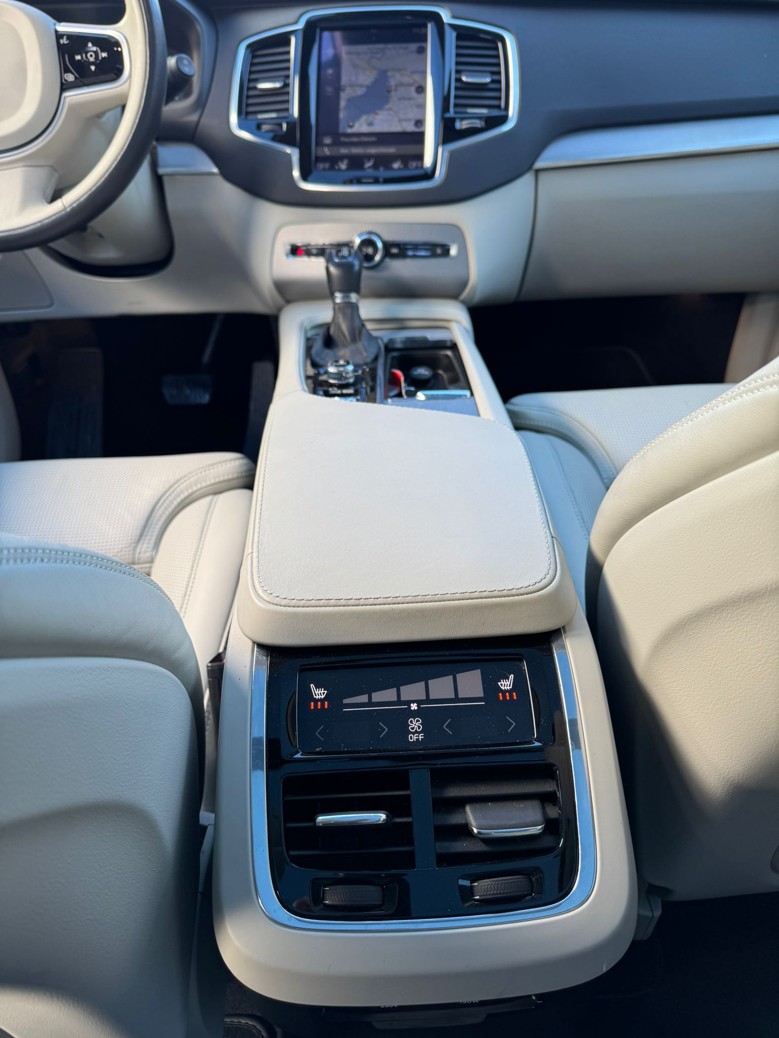 VOLVO XC90 D5 AWD Inscription Geartronic-image-14