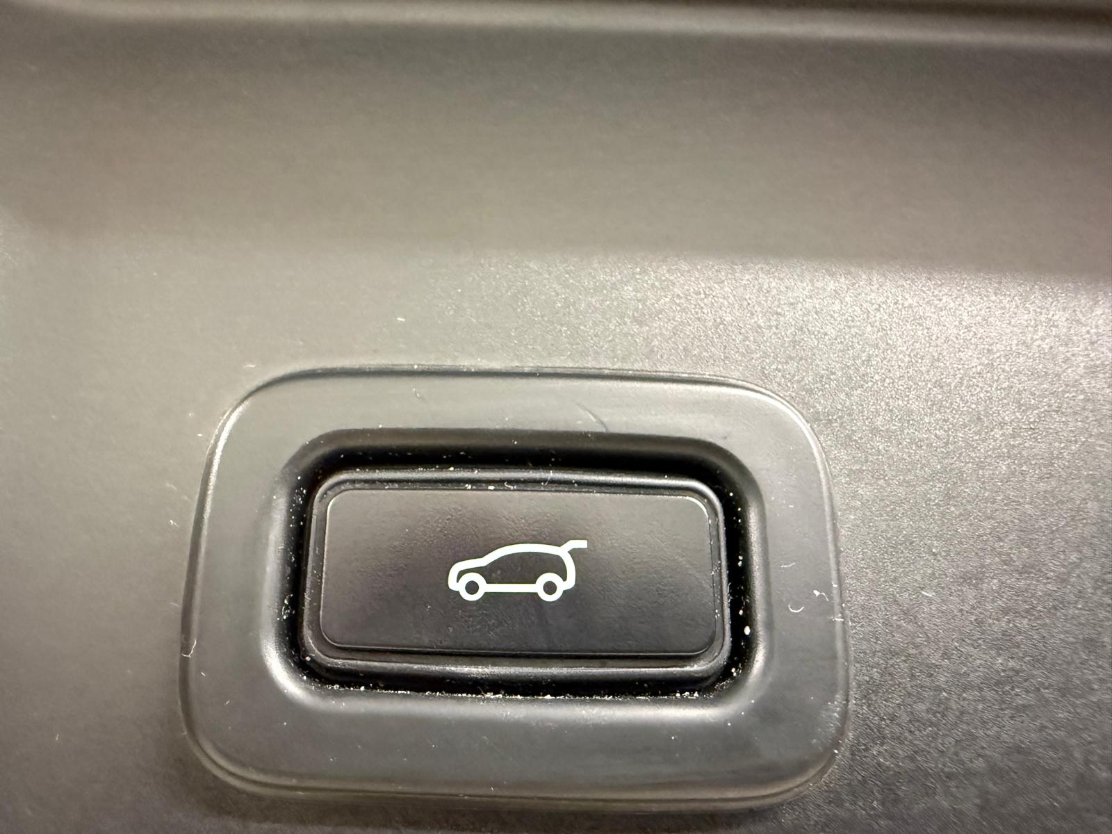 LAND ROVER Range Rover Evoque R-Dyn First Edi P 250 HSE AT9-image-15