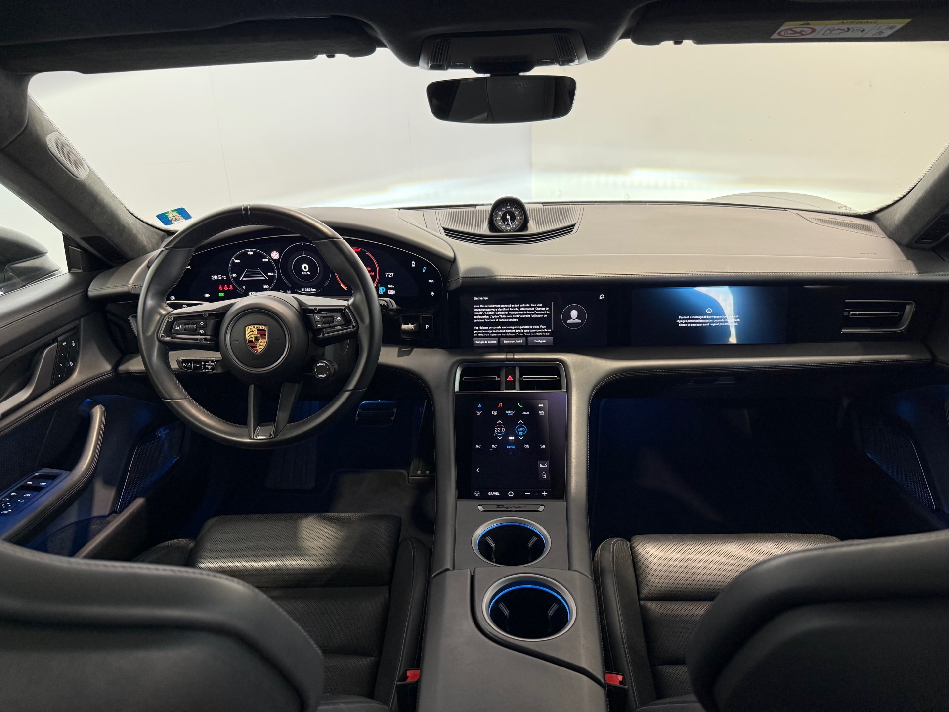 PORSCHE Taycan Turbo S Cross Turismo-image-8