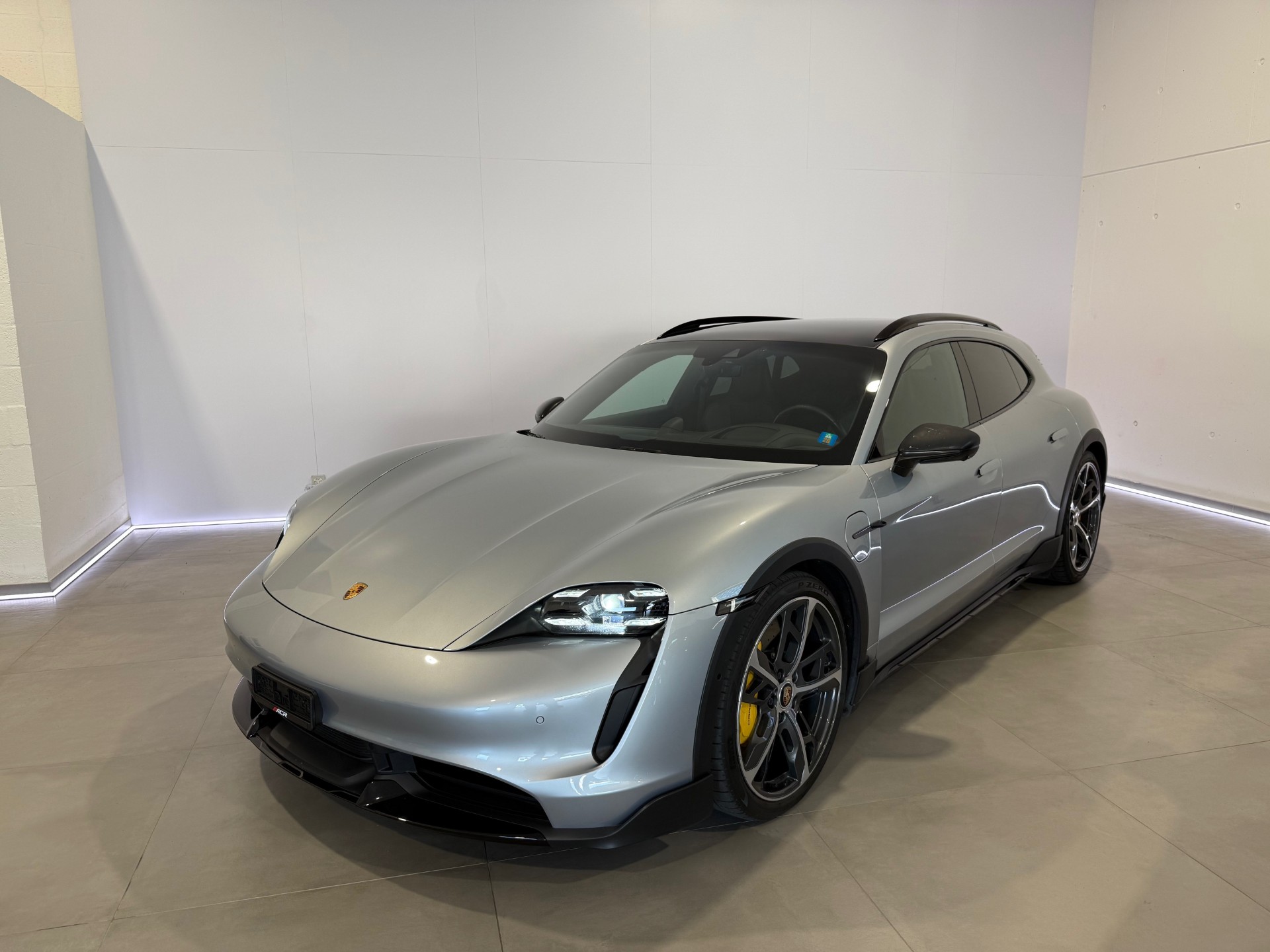 PORSCHE Taycan Turbo S Cross Turismo-image-0