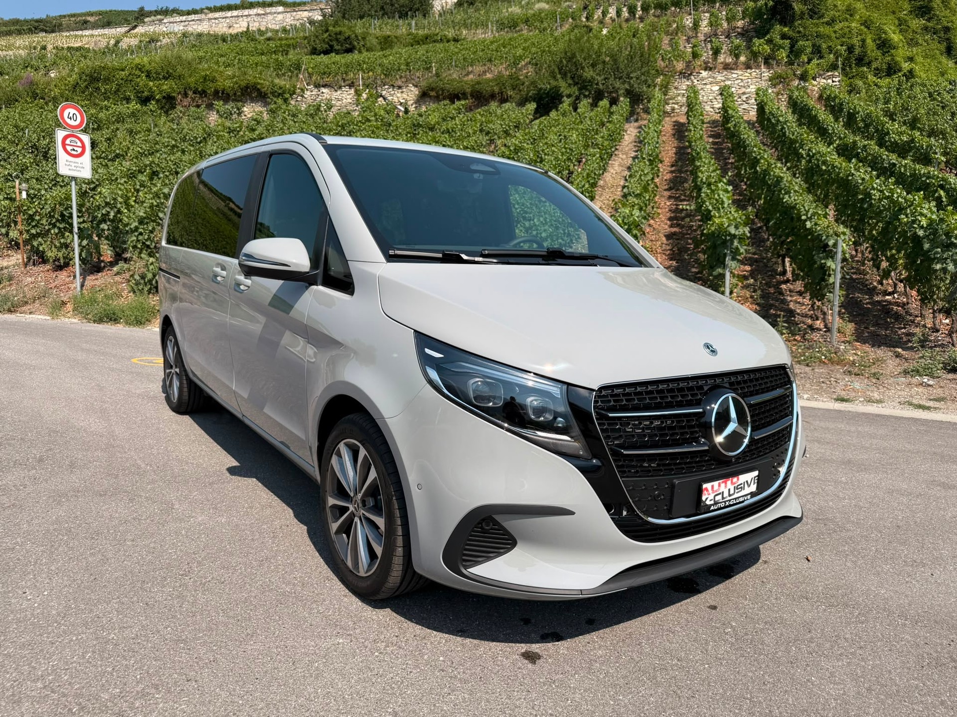 MERCEDES-BENZ V 300 d kompakt 4Matic Style 9G-Tronic-image-2