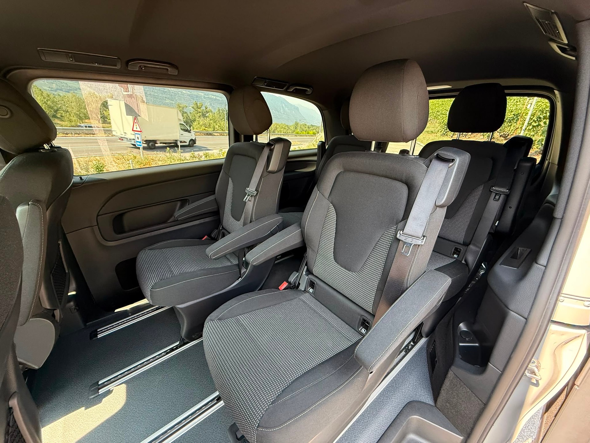MERCEDES-BENZ V 300 d kompakt 4Matic Style 9G-Tronic-image-12