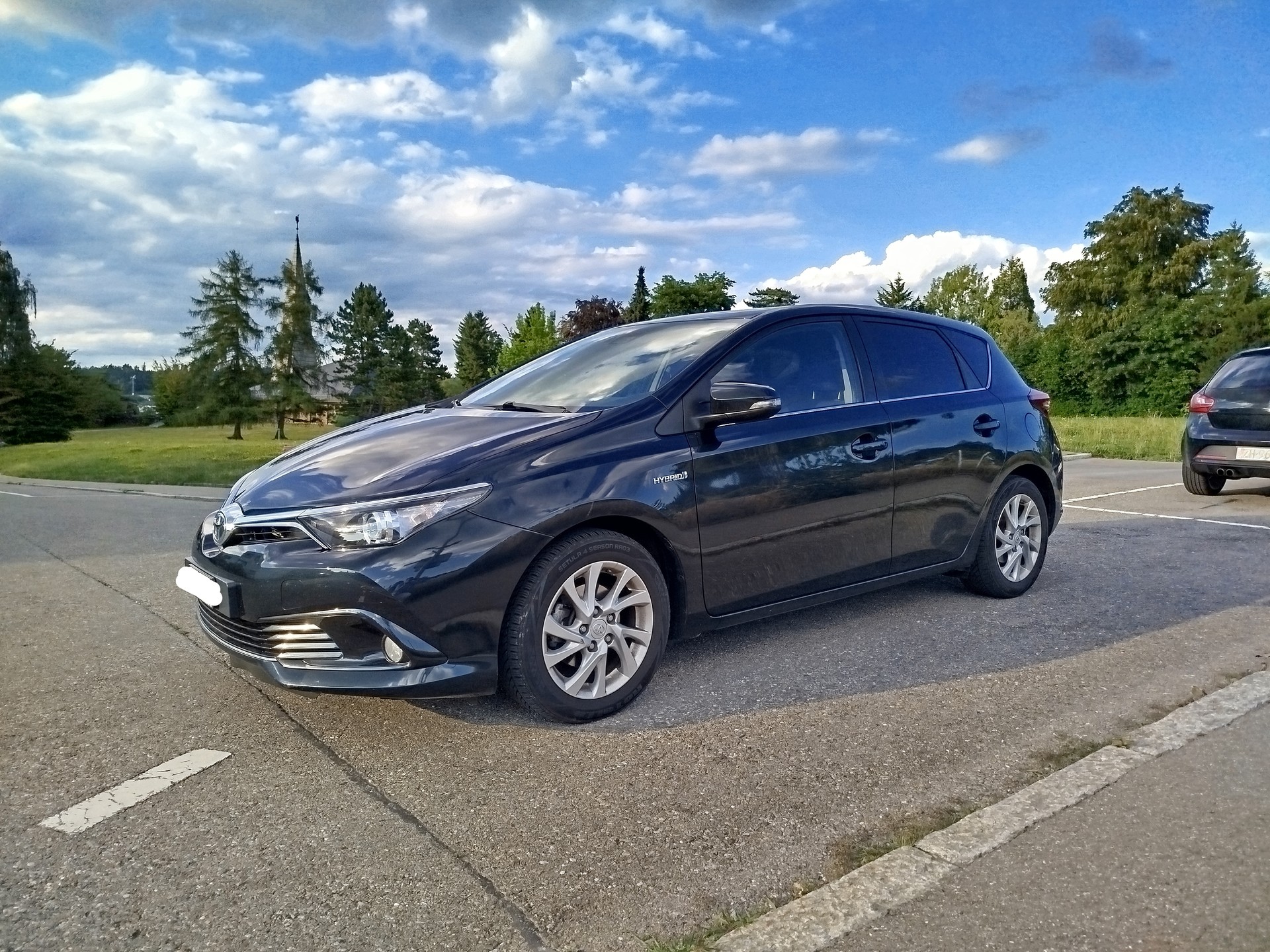 TOYOTA 1.8 HSD Trend-image-3