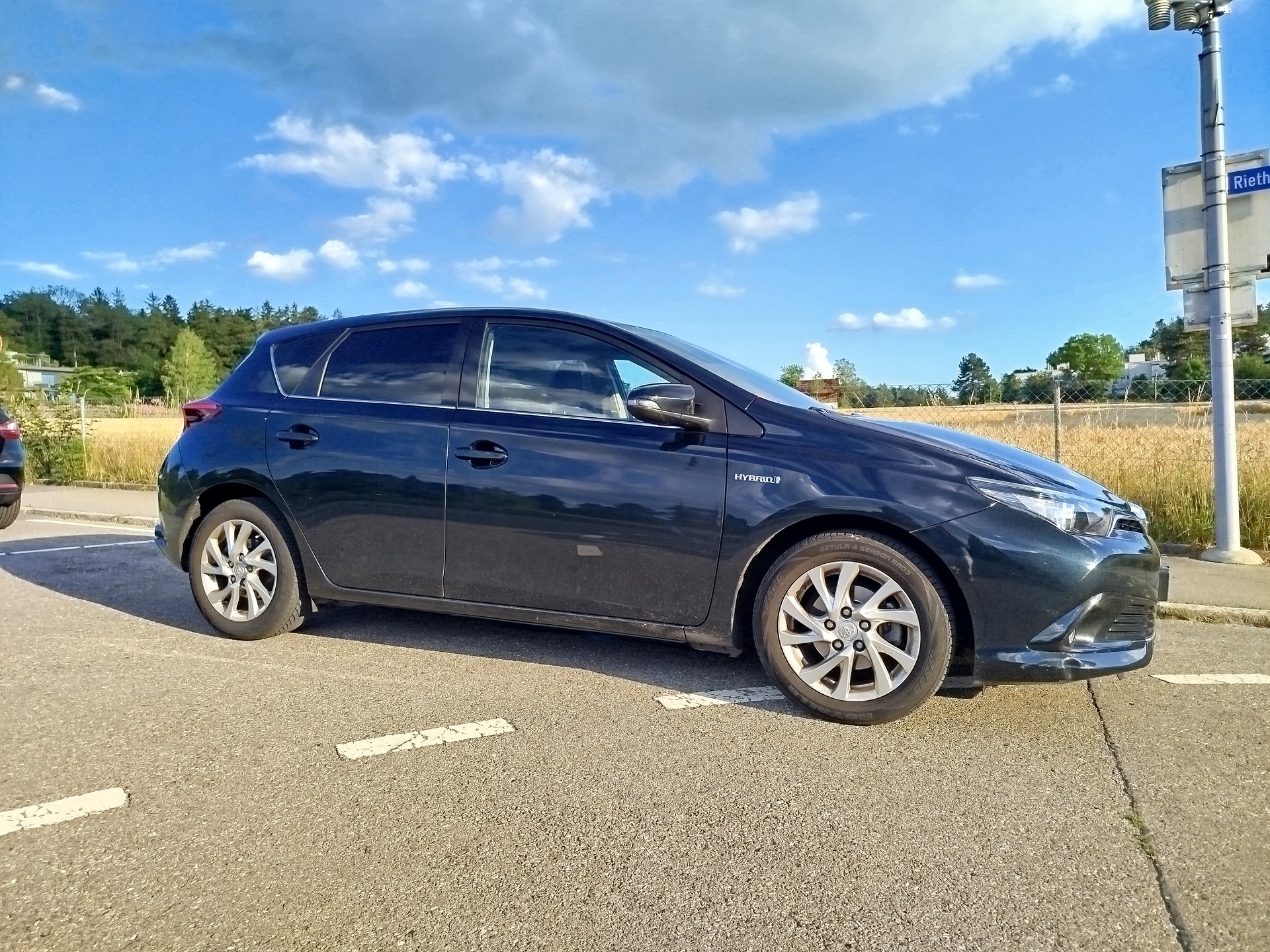 TOYOTA 1.8 HSD Trend-image-1