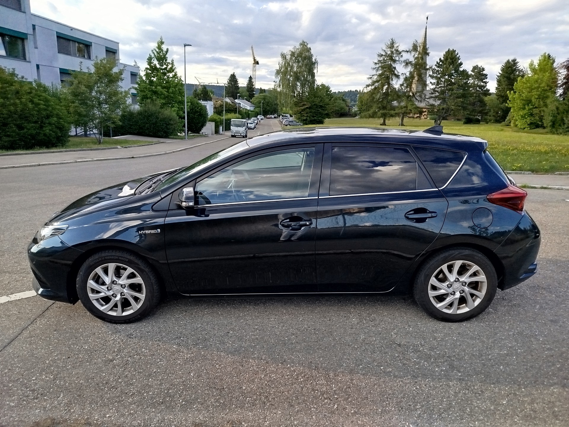 TOYOTA 1.8 HSD Trend-image-2