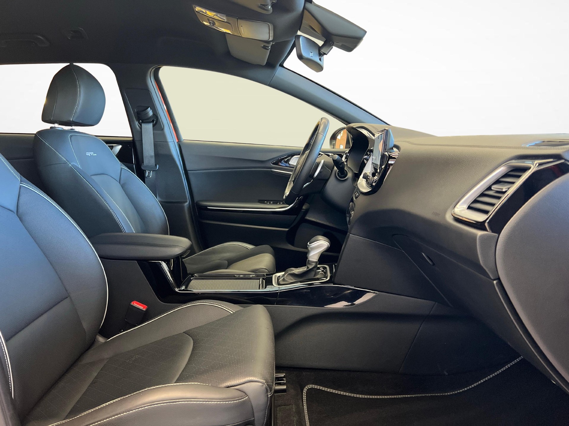 KIA Ceed SW 1.5 T-GDi GT-Line-image-9