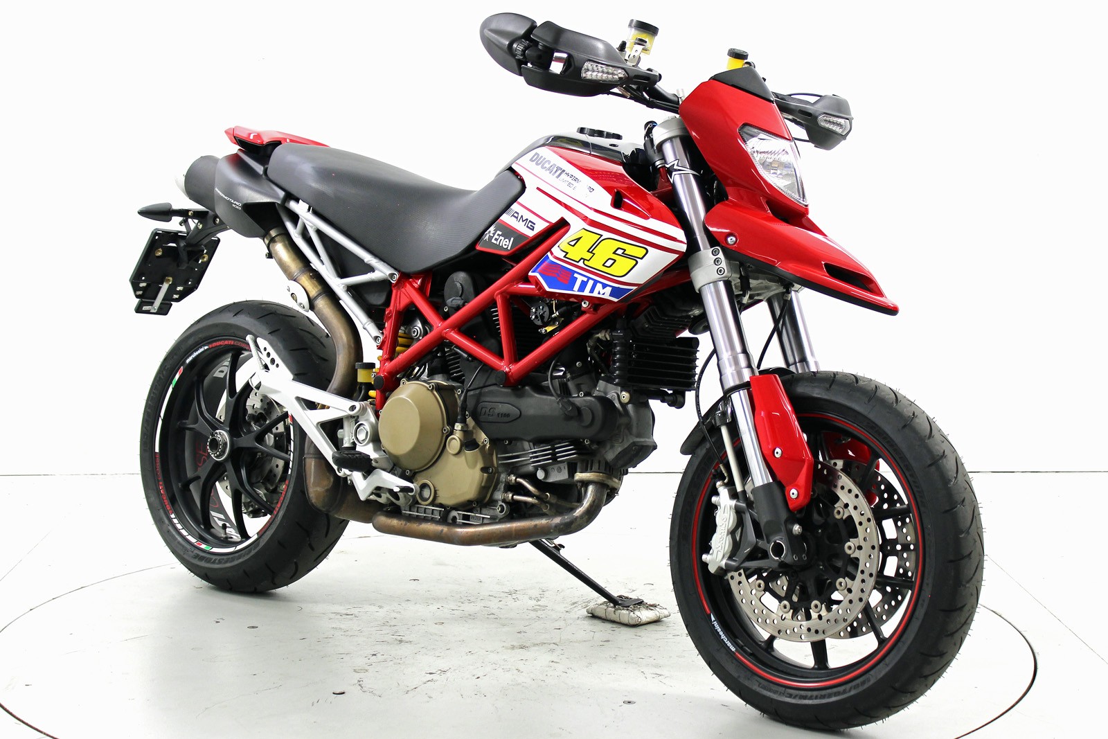 DUCATI HYPERMOTARD 821-showroom-element-1