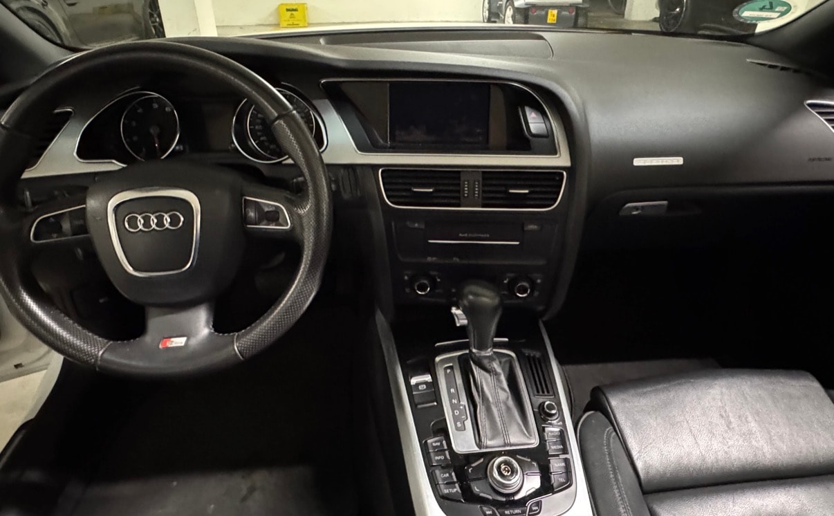AUDI A5 Cabriolet 2.0 TFSI-image-5