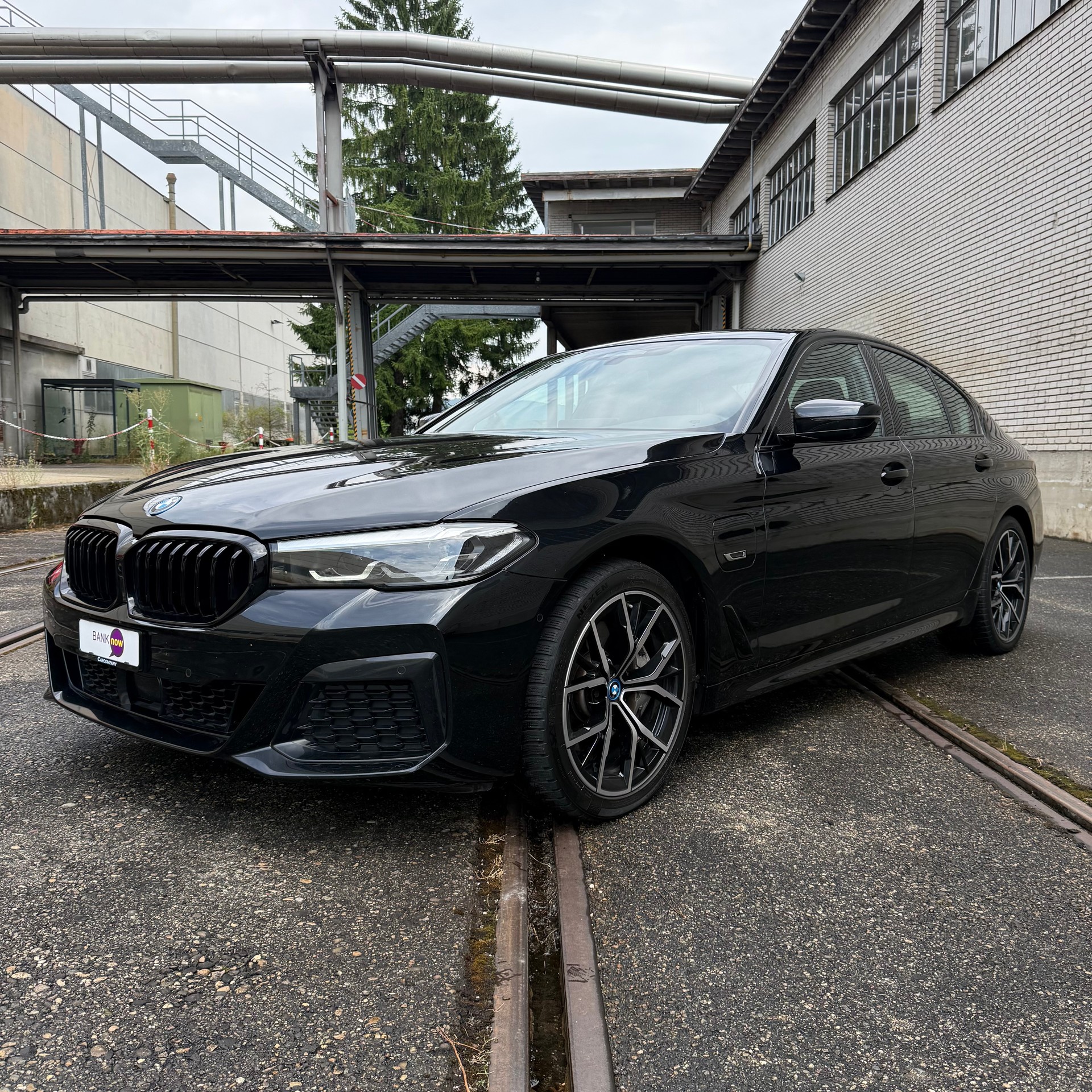 BMW 545e xDrive M Sport Steptronic-image-2